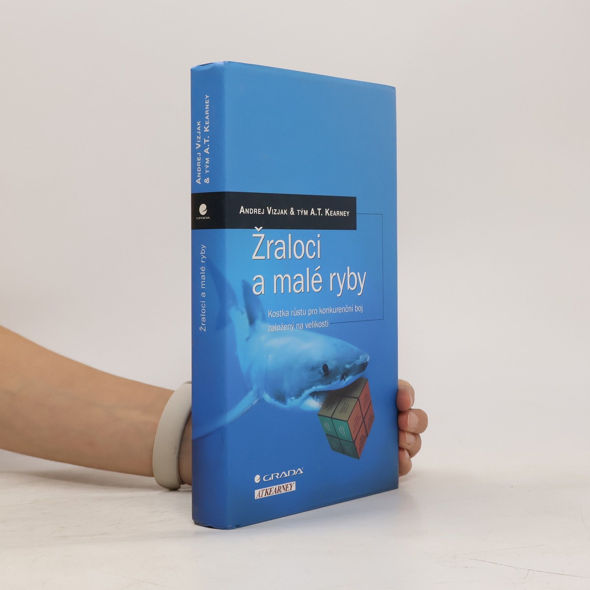 Žraloci a malé ryby