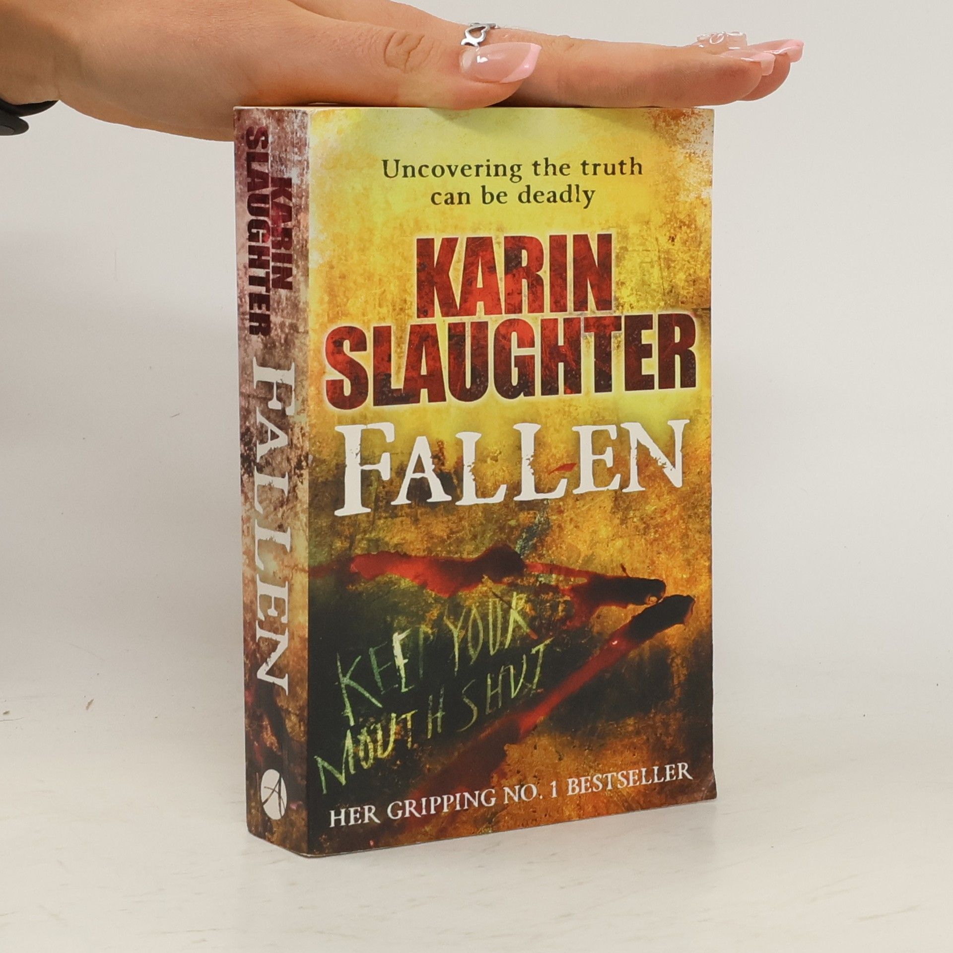 Karin Slaughter Fallen. Harter Schnitt, englische Ausgabe