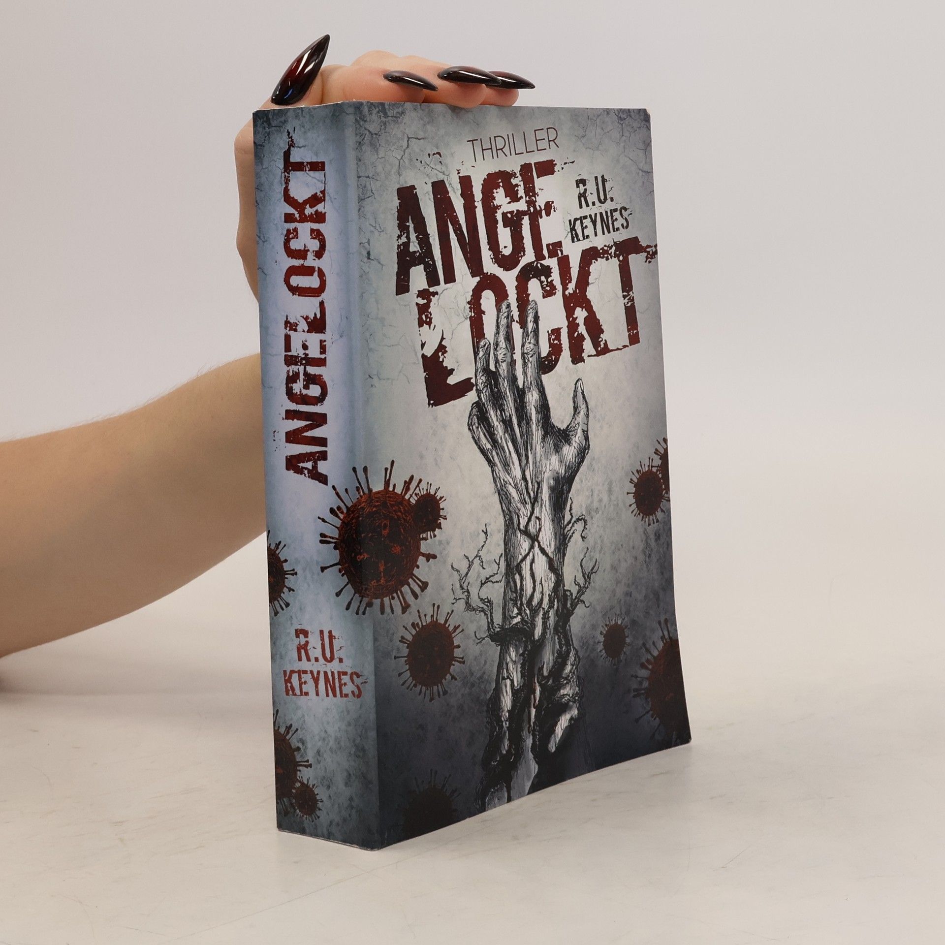 R. U. Keynes Angelockt