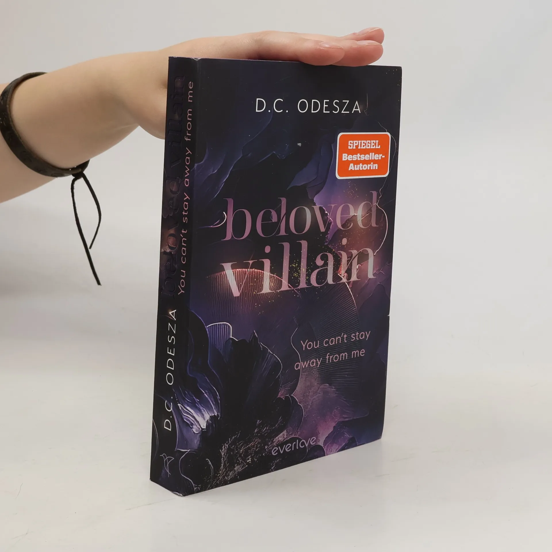 You can't stay away from me / Beloved Villain Bd.2 | D. C. Odesza | German | Book