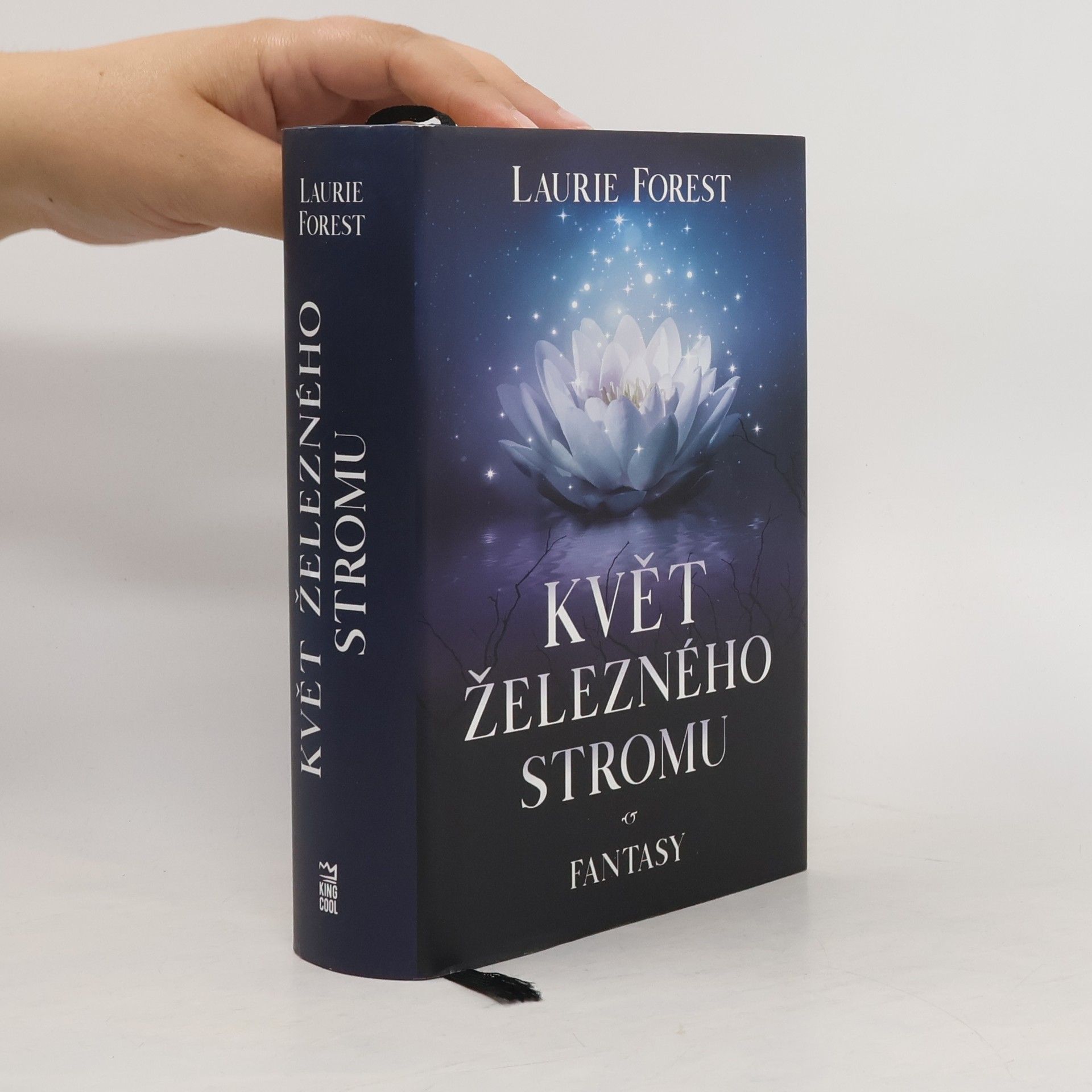 Laurie Forest Květ železného stromu