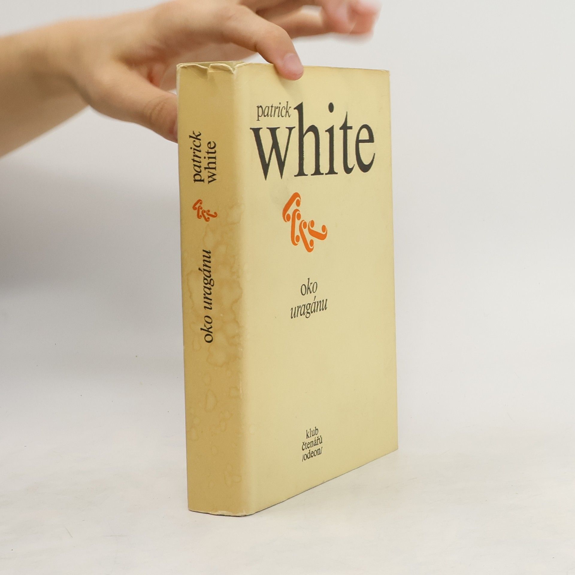 Patrick White Oko uragánu
