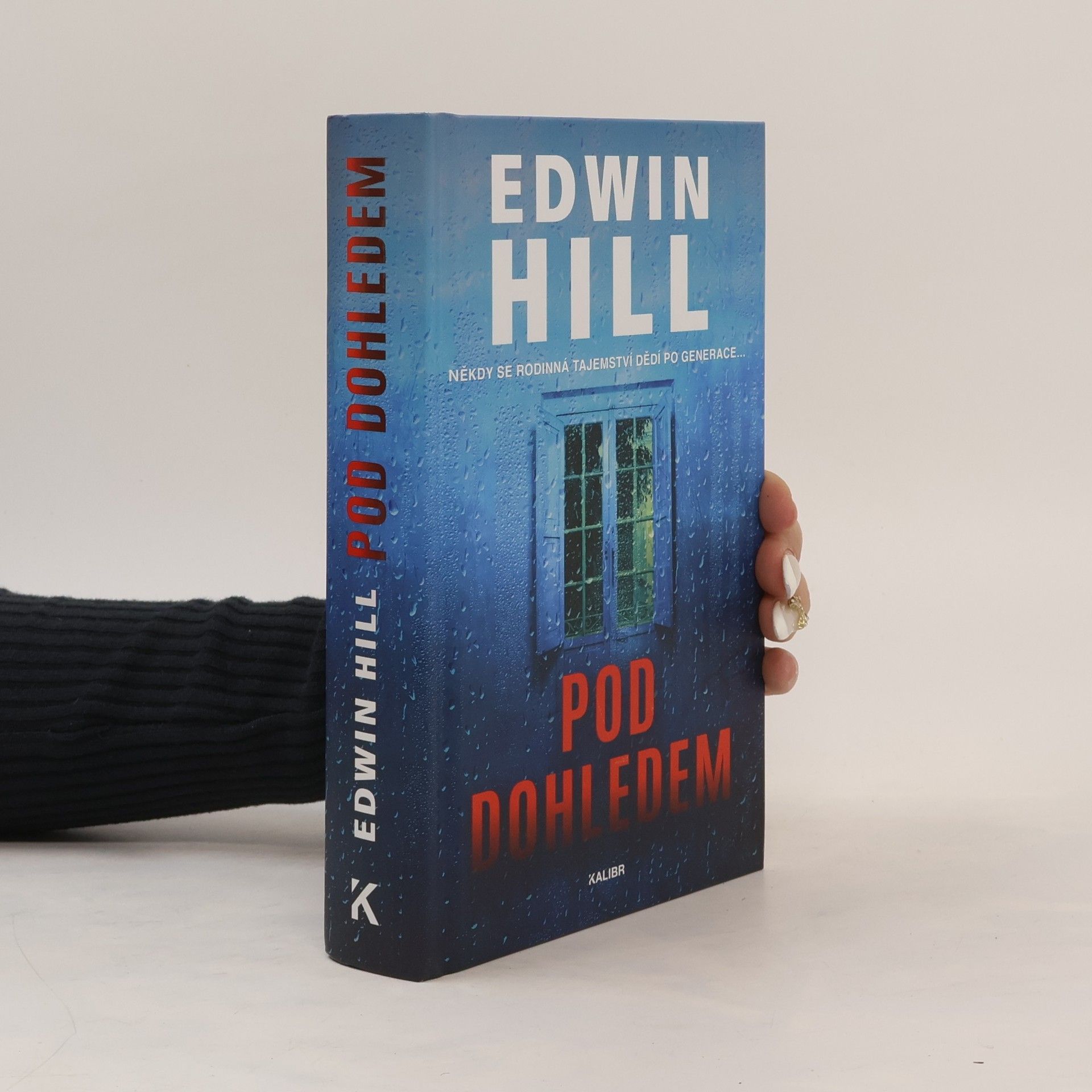 Edwin Hill Pod dohledem