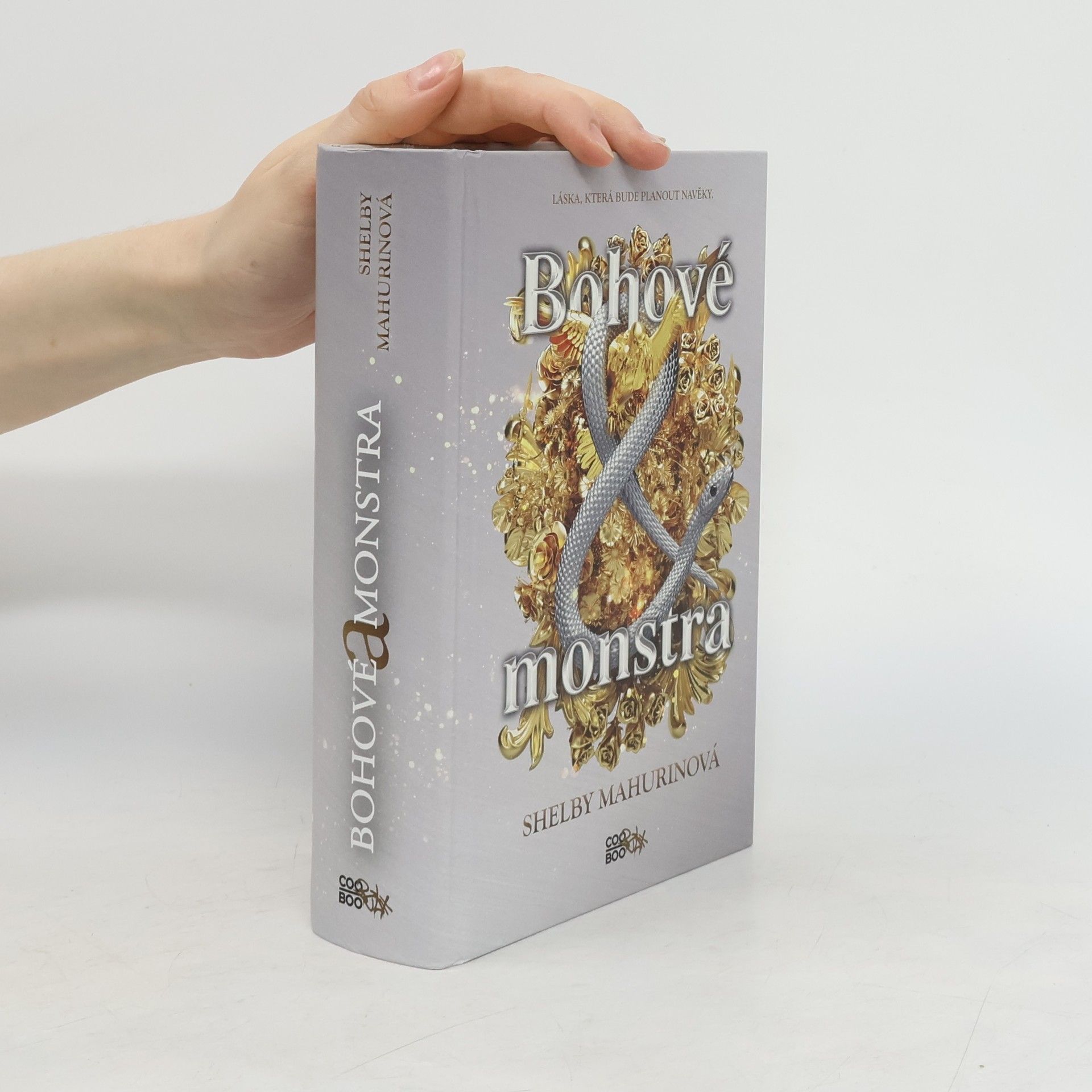 Shelby Mahurin Bohové a monstra. 3. díl