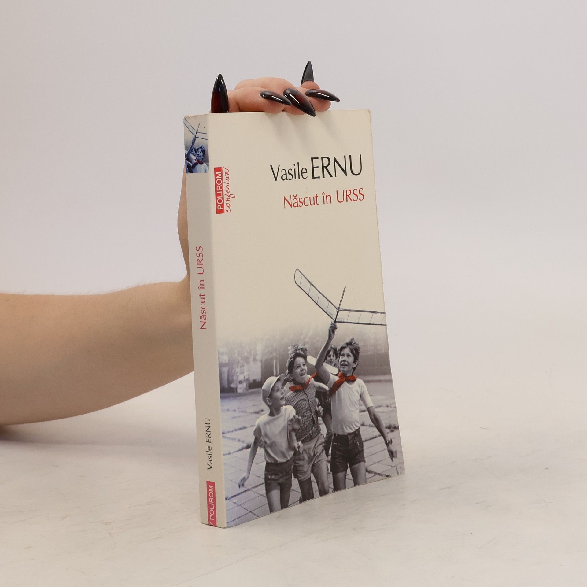 Vasile Ernu Născut în URSS