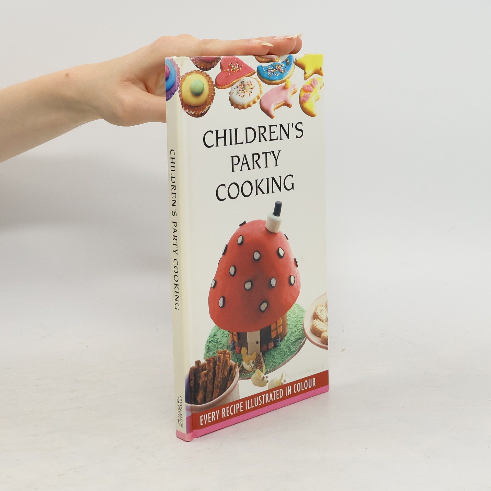 Carole Handslip Children's Party Cooking
