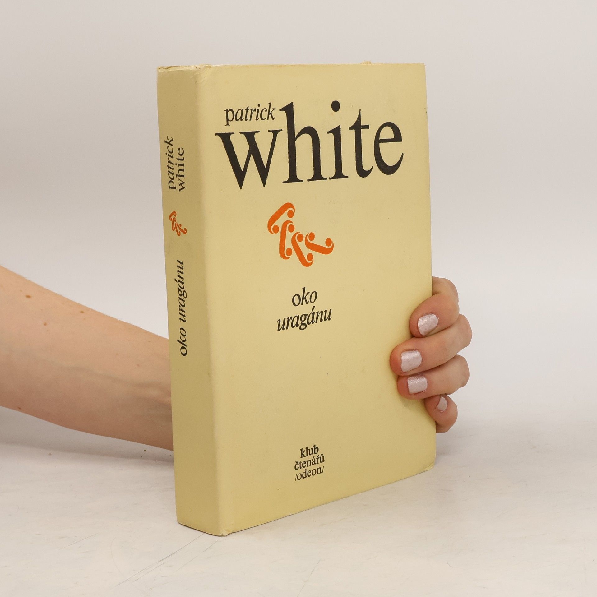 Patrick White Oko uragánu