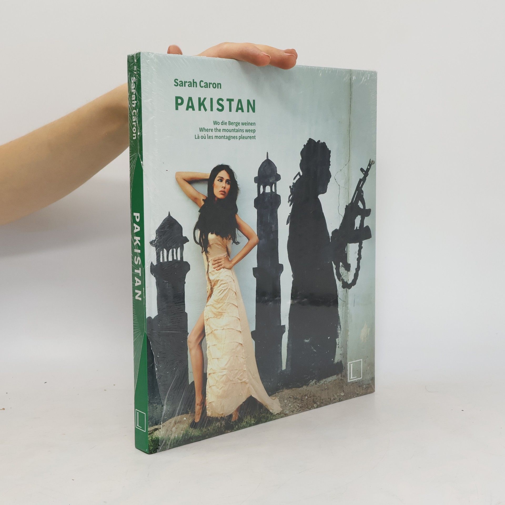 Caron Sarah Pakistan