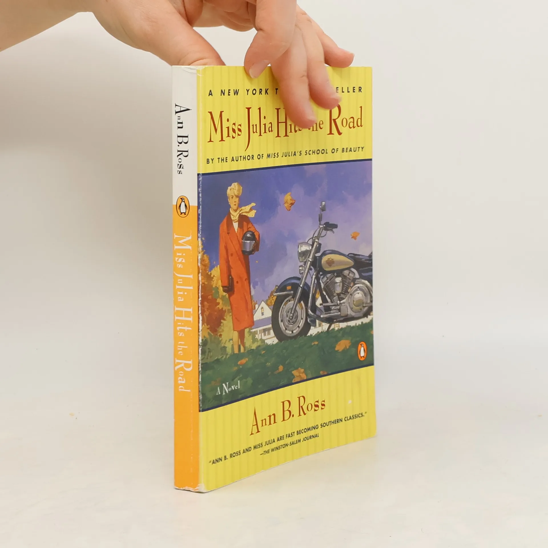 Miss Julia Hits the Road | Ann B. Ross | English | Book