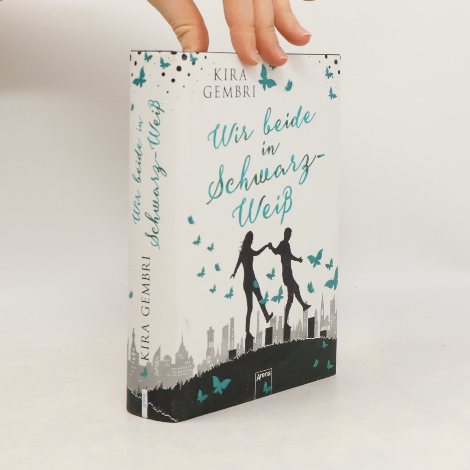 Kira Gembri Wir beide in Schwarz-Weiß