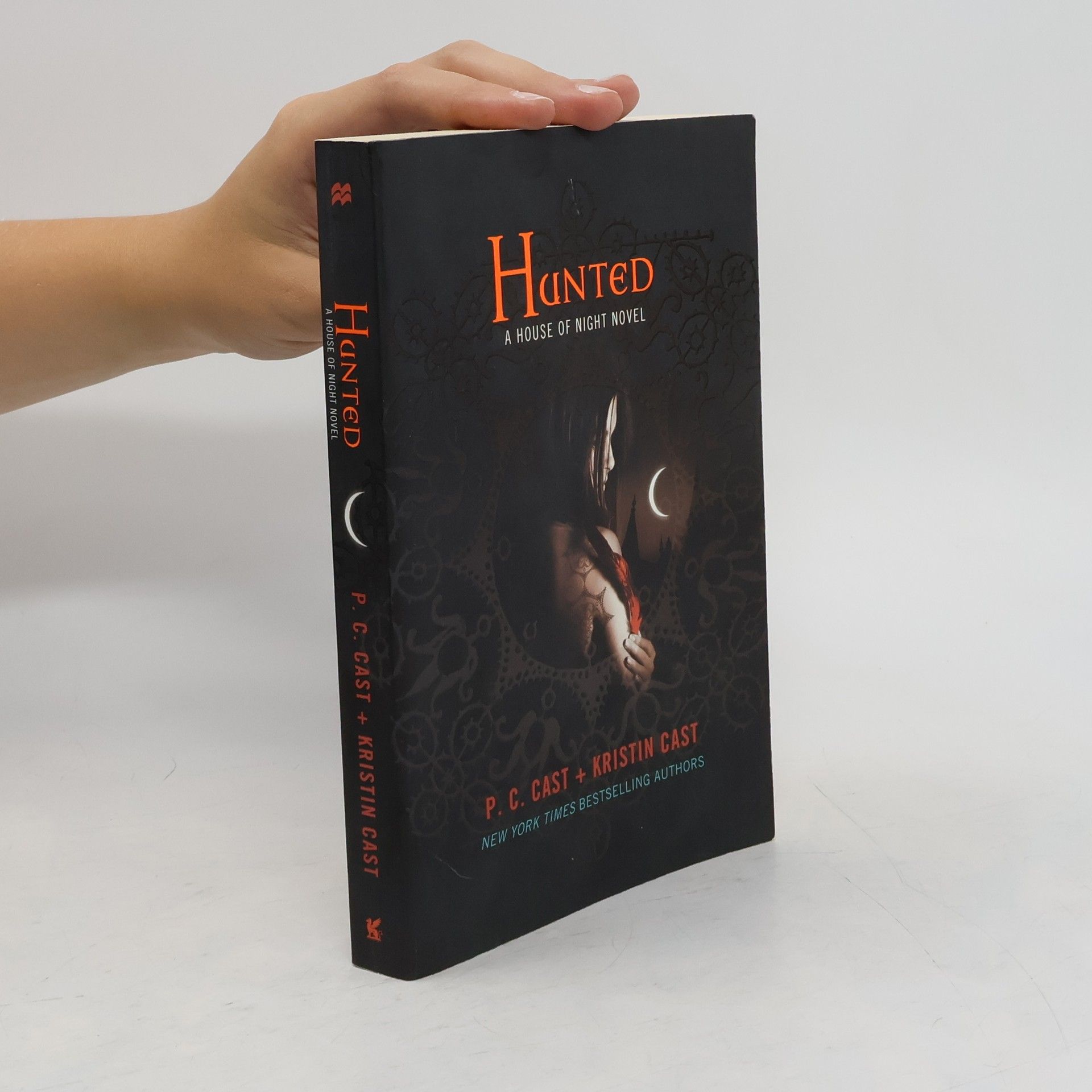 Phyllis Christine Cast House of Night 05. Hunted