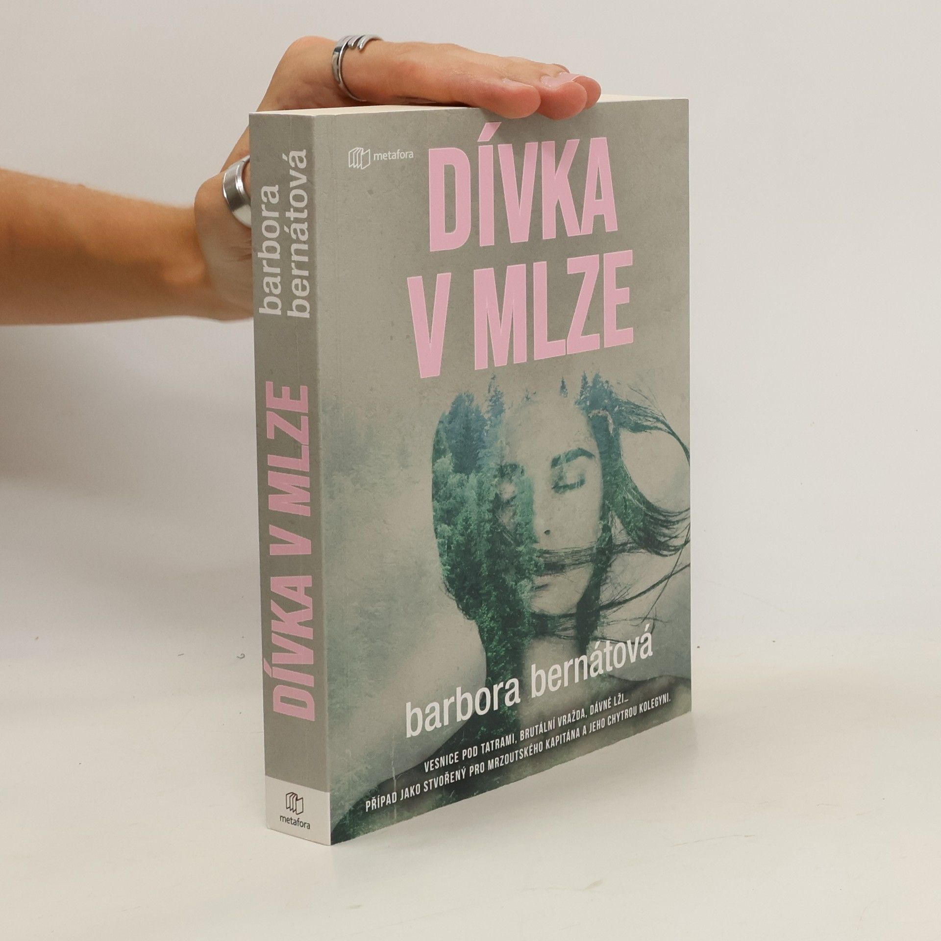 Ľubica Hricoviniová Dívka v mlze