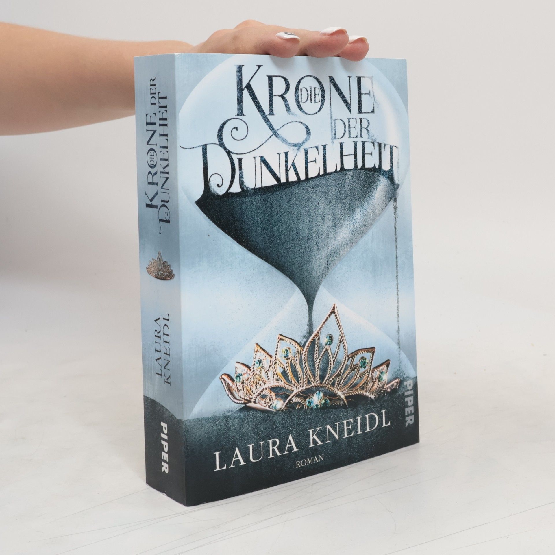 Laura Kneidl Die Krone der Dunkelheit
