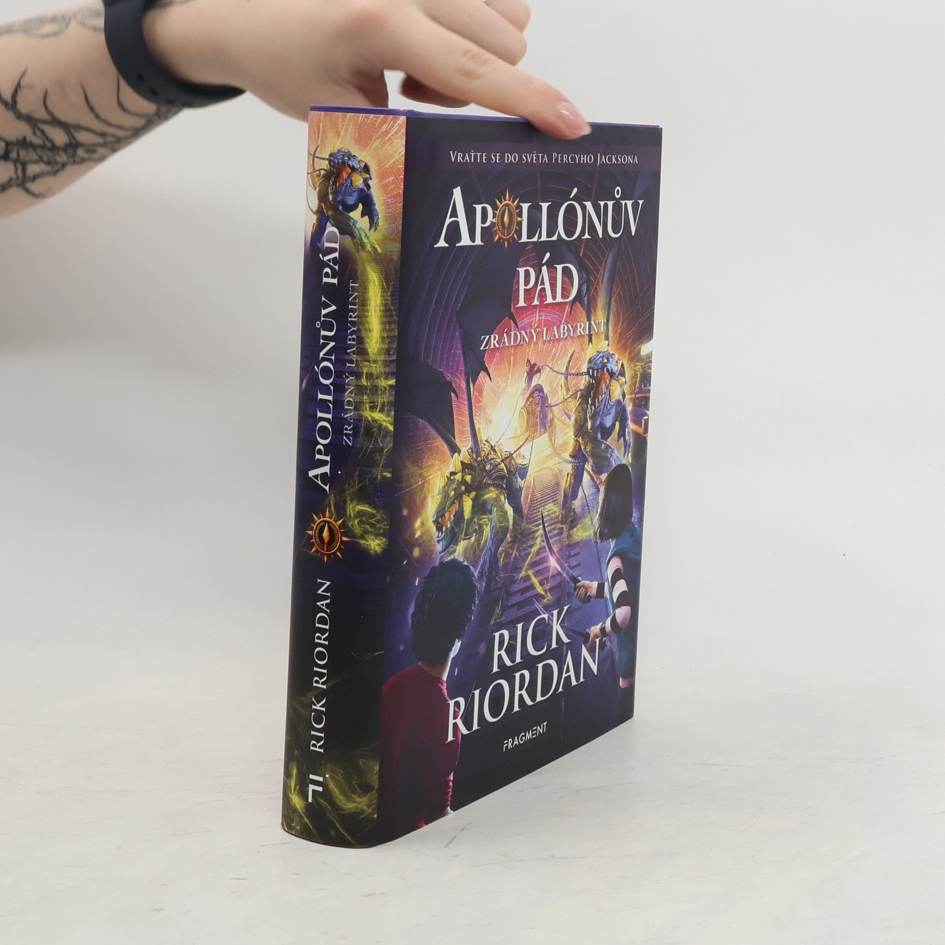 Rick Riordan Apollónův pád. Zrádný labyrint