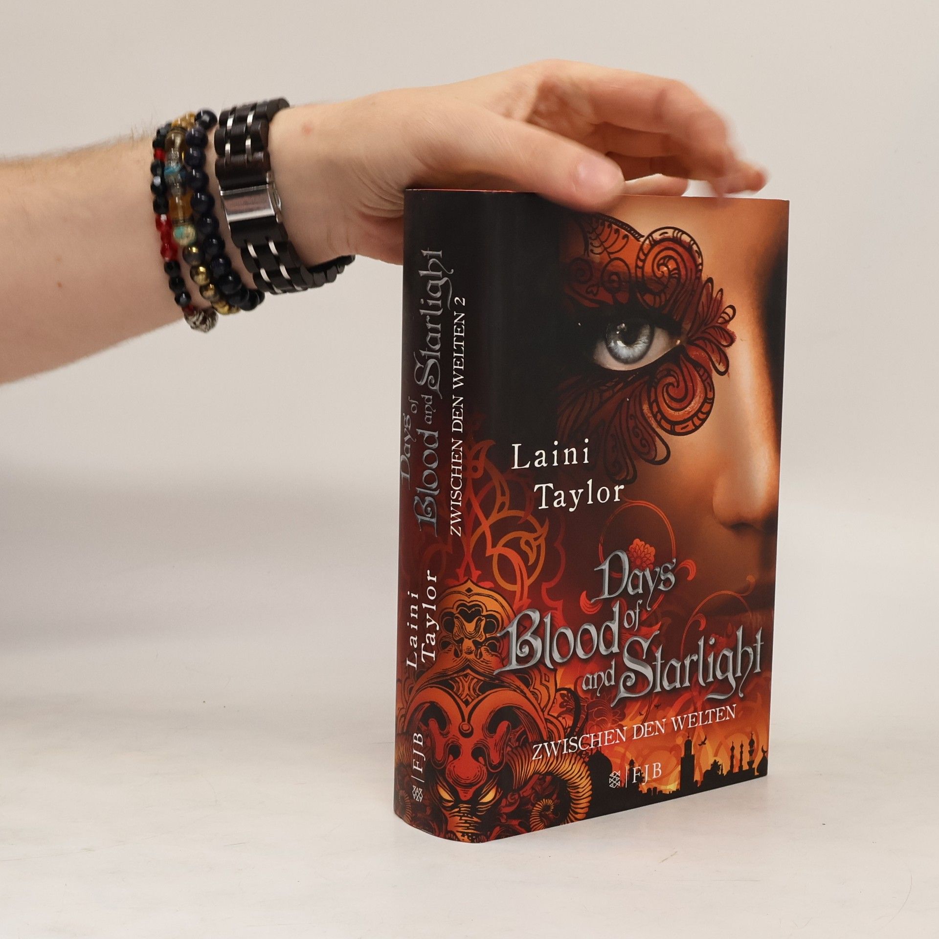 Laini Taylor Zwischen den Welten - Days of Blood and Starlight