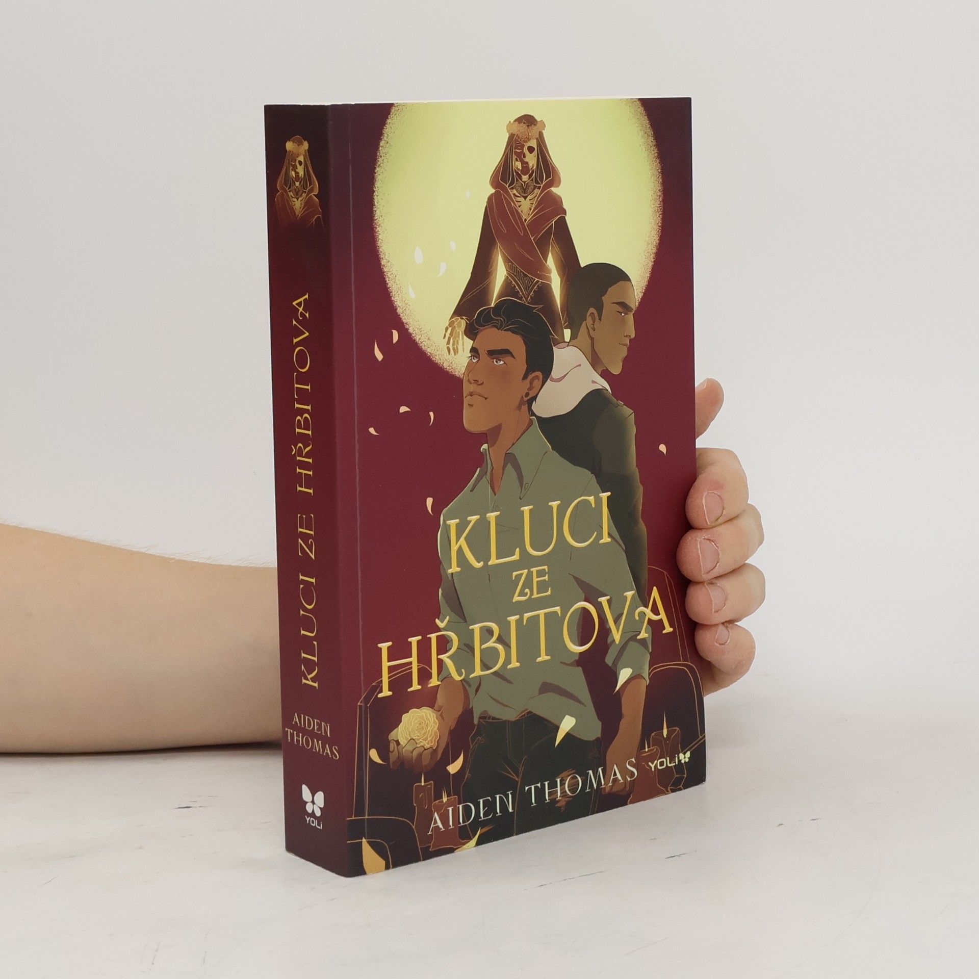 Aiden Thomas Kluci ze hřbitova