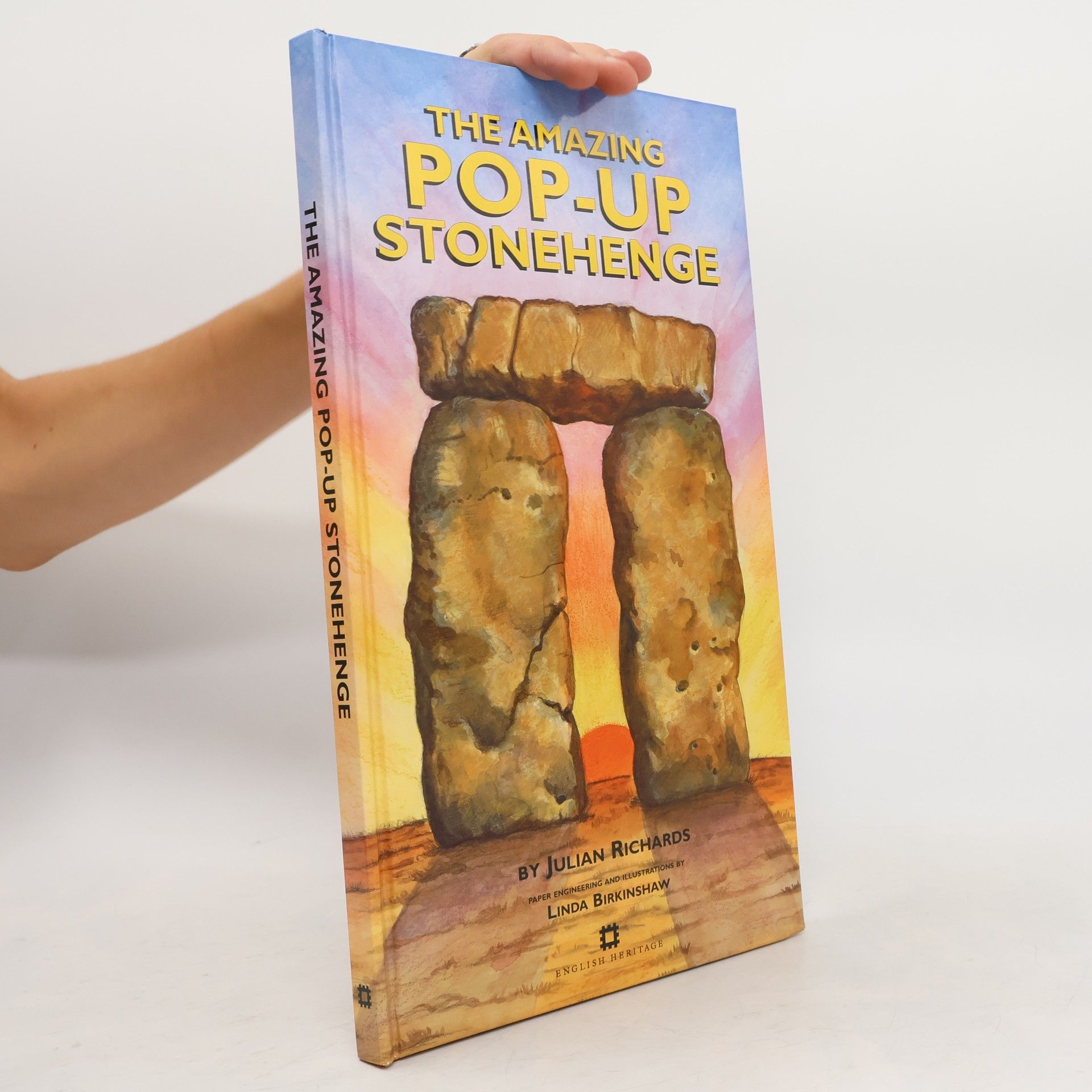 Julian C. Richards The Amazing Pop-up Stonehenge