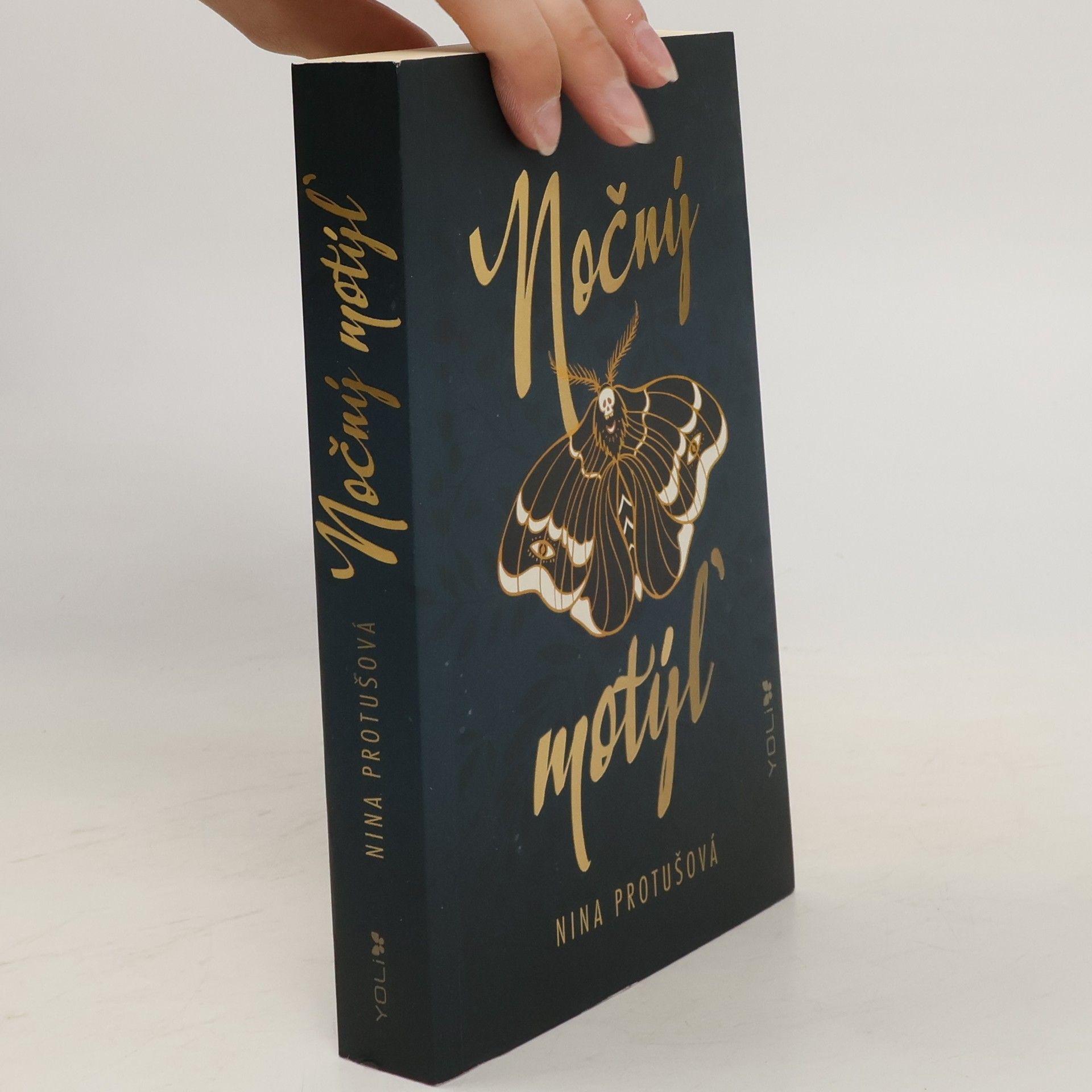 Nina Protušová Nočný motýl̕