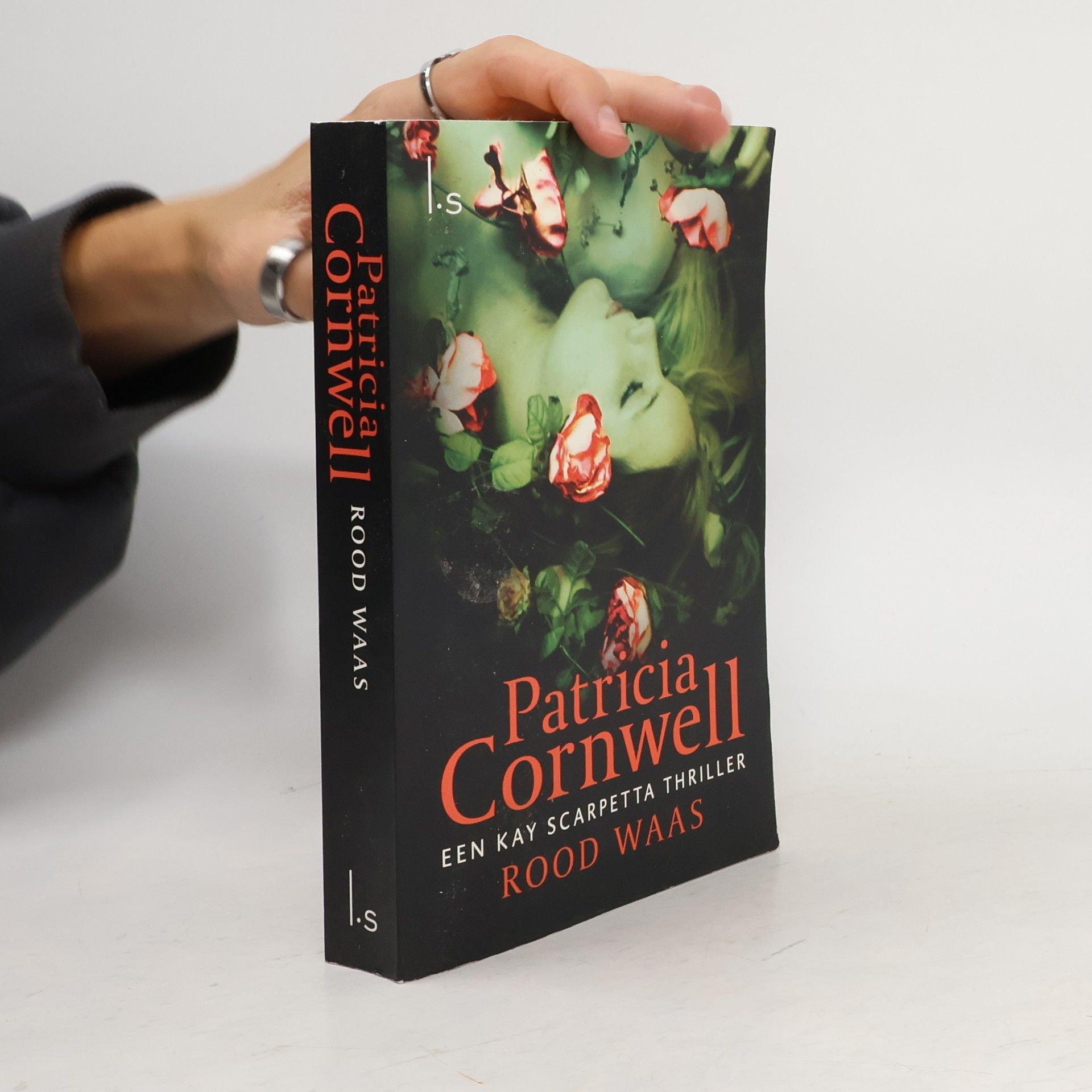 Patricia Daniels Cornwell Rood waas