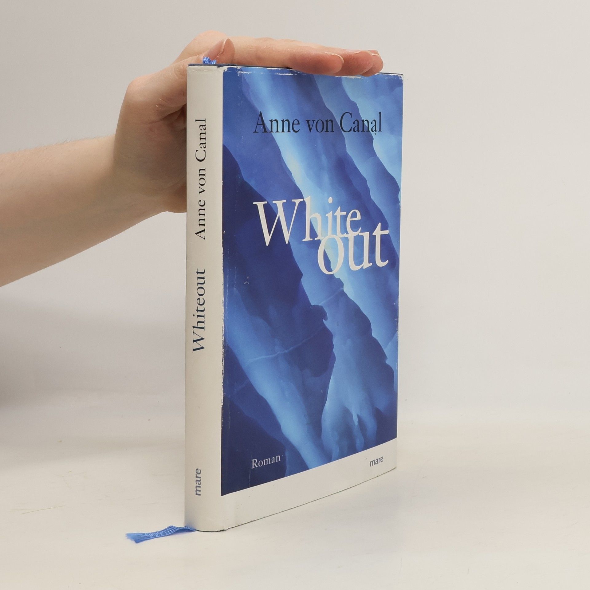 Anne von Canal Whiteout