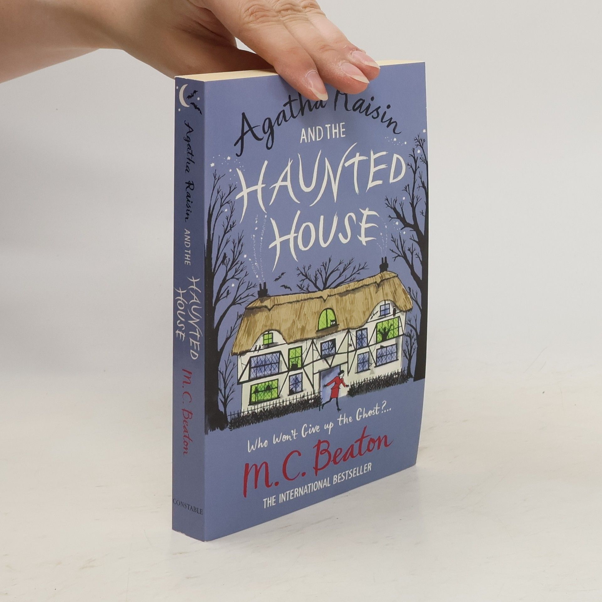 M. C. Beaton Agatha Raisin and the haunted house