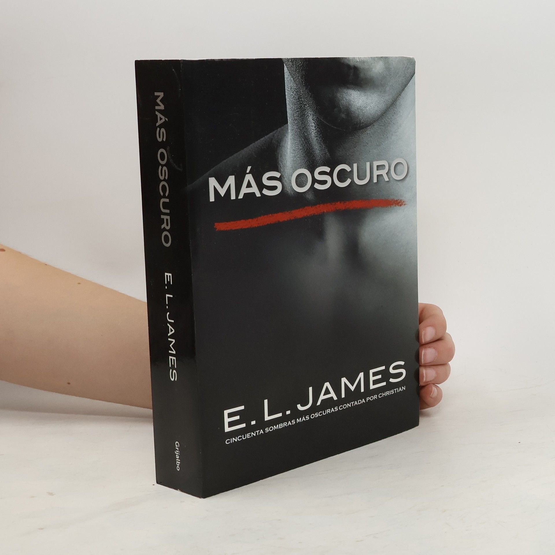 E L James Más oscuro