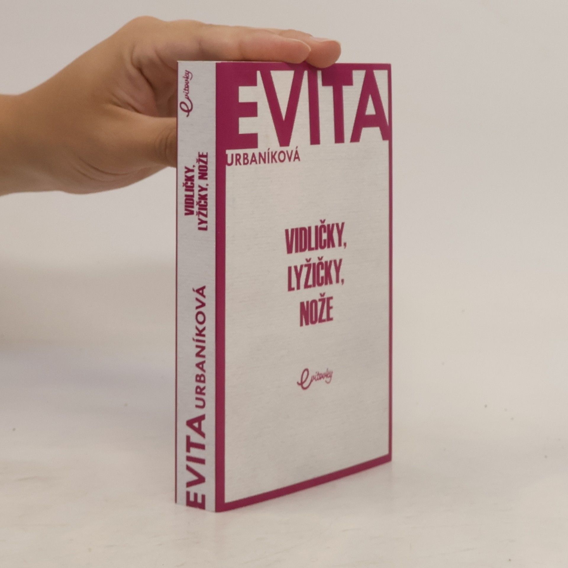 Eva Urbaníková Vidličky, lyžičky, nože