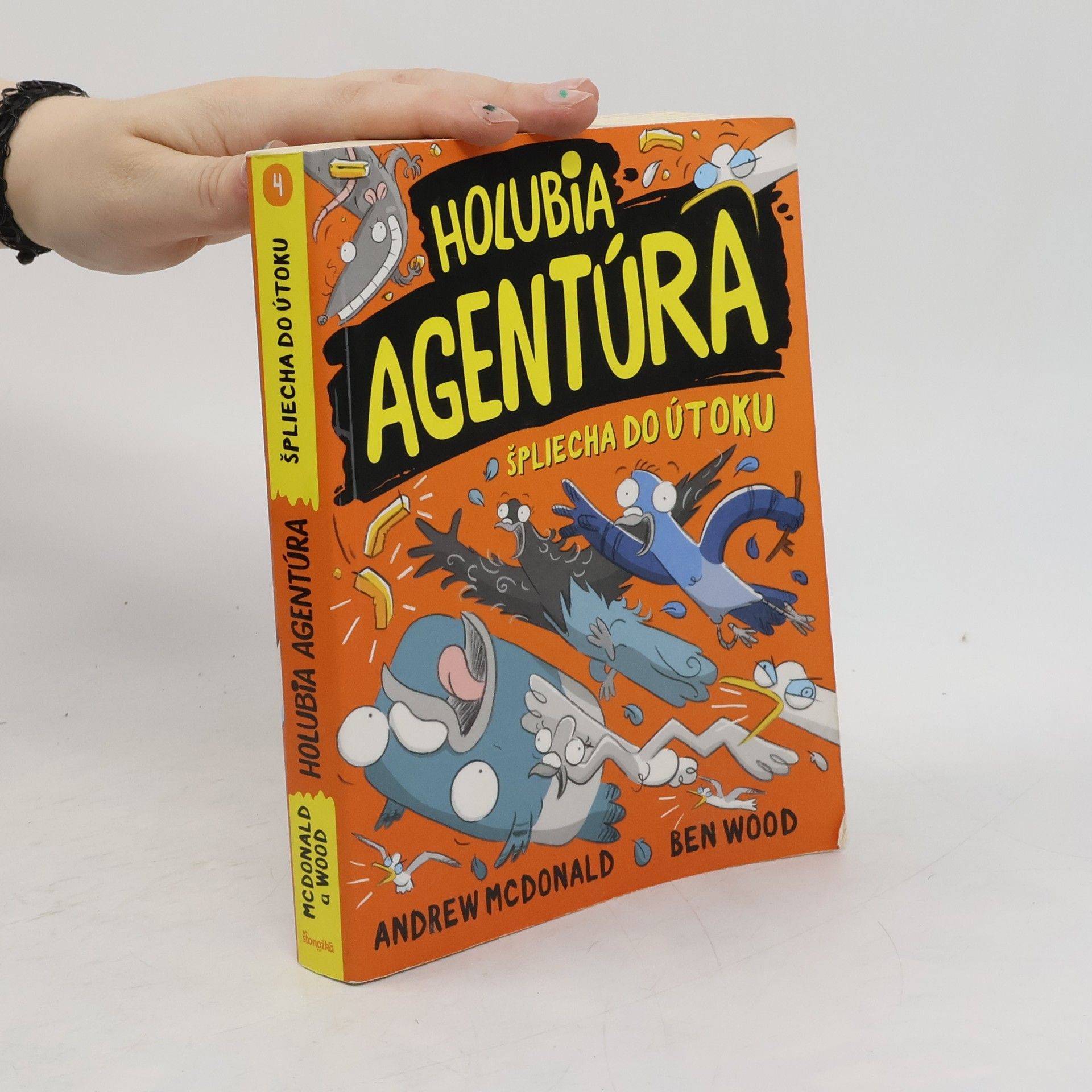 Ben Wood Holubia agentúra špliecha do útoku
