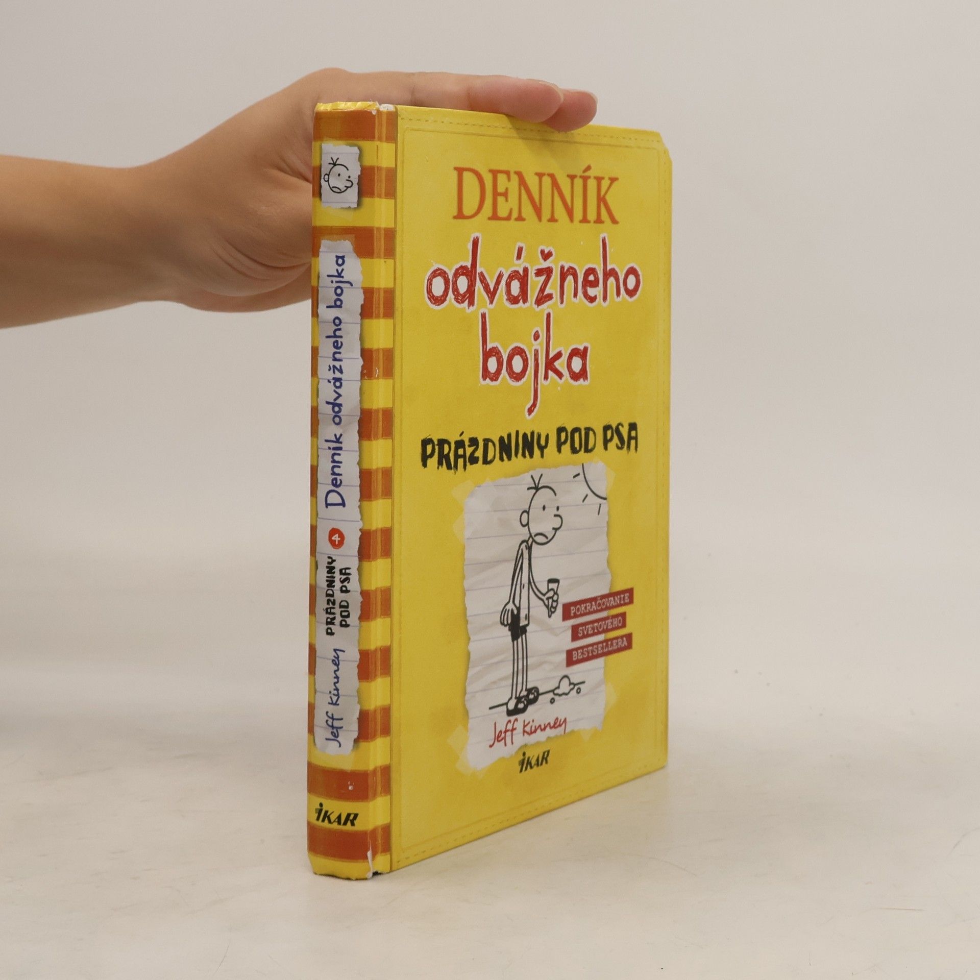 Jeff Kinney Denník odvážneho bojka 4: Prázdniny pod psa
