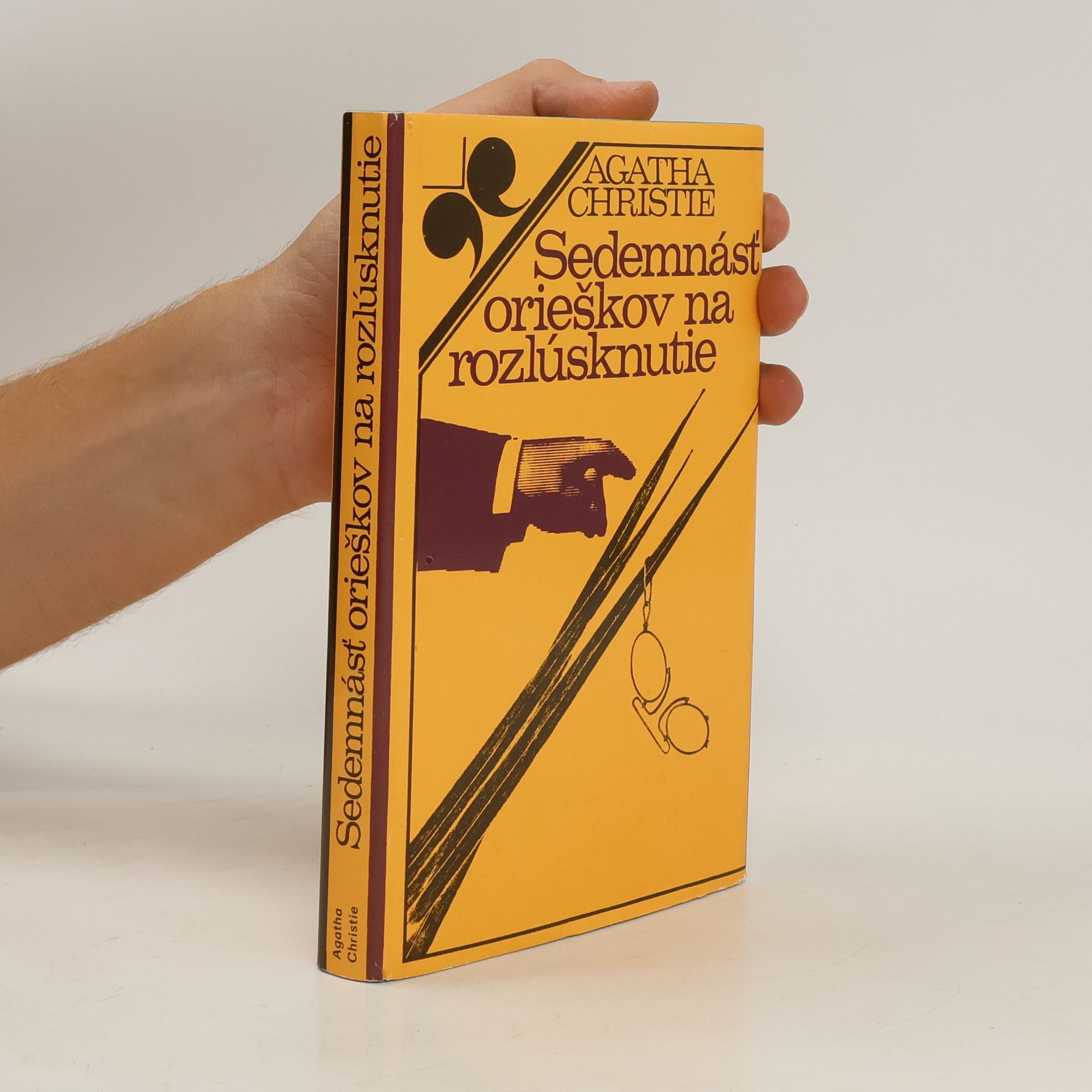 Agatha Christie Sedemnásť orieškov na rozlúsknutie
