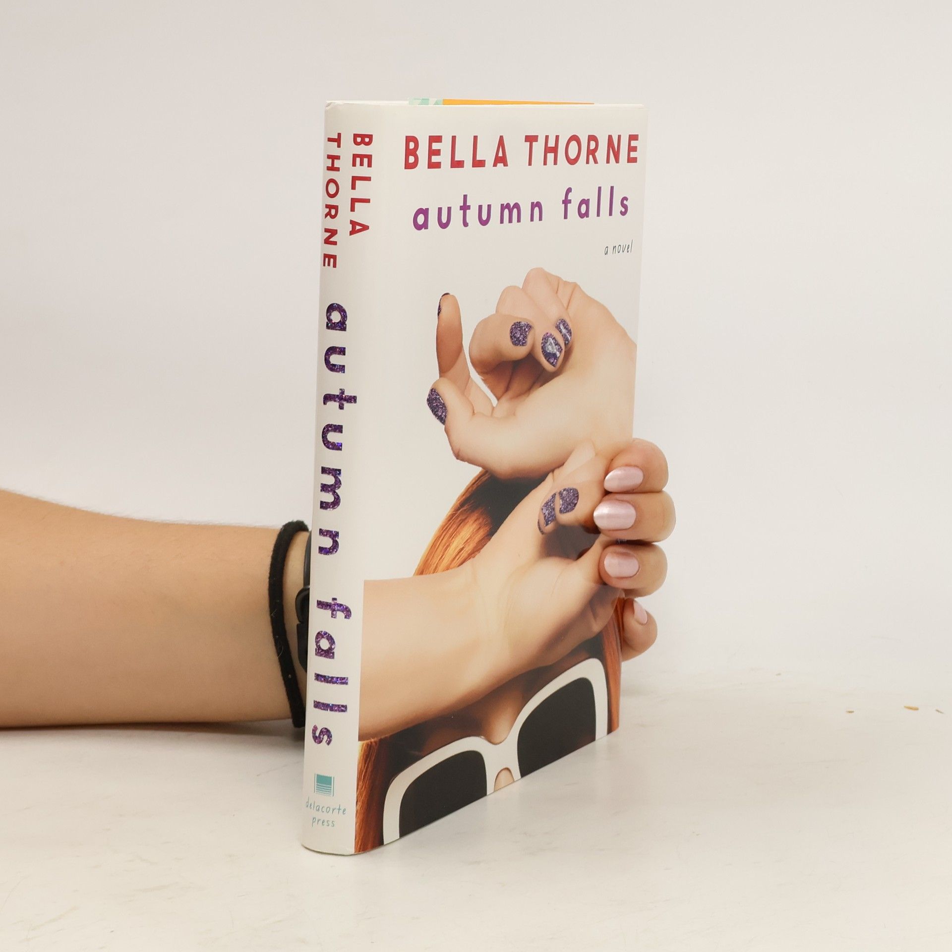 Bella Thorne Autumn Falls