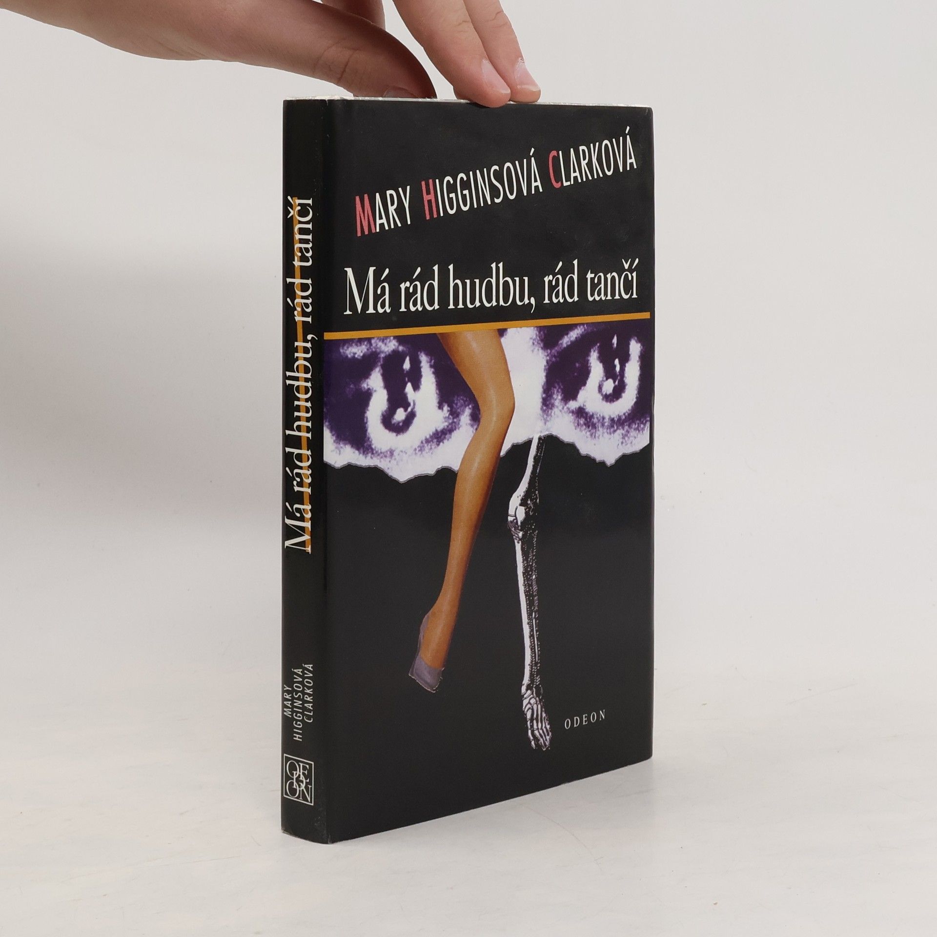 Mary Higgins Clark Má rád hudbu, rád tančí