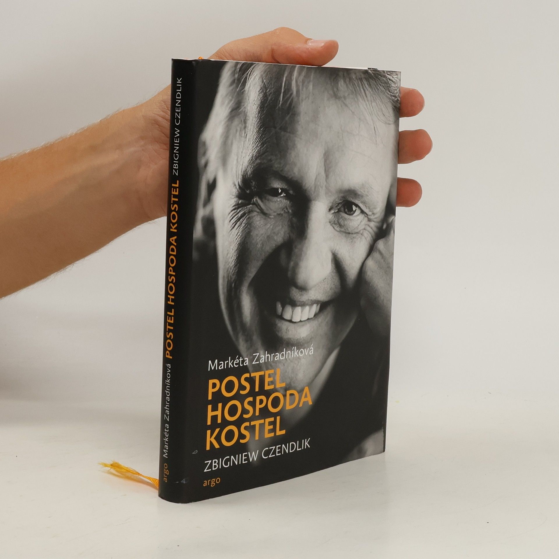 Zbigniew Czendlik Postel, hospoda, kostel