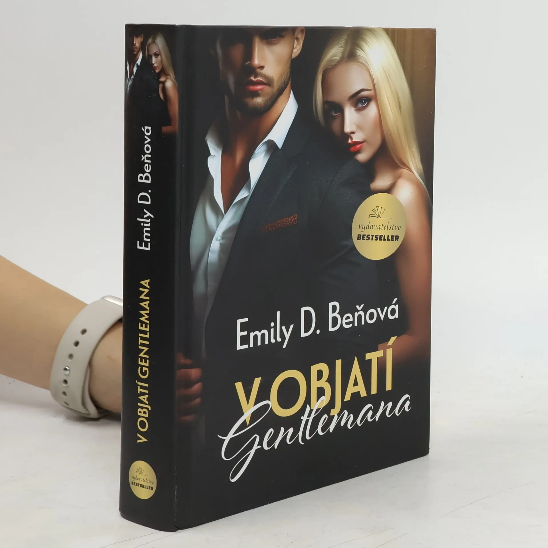 V objatí gentlemana | Emily D. Beňová | Kniha