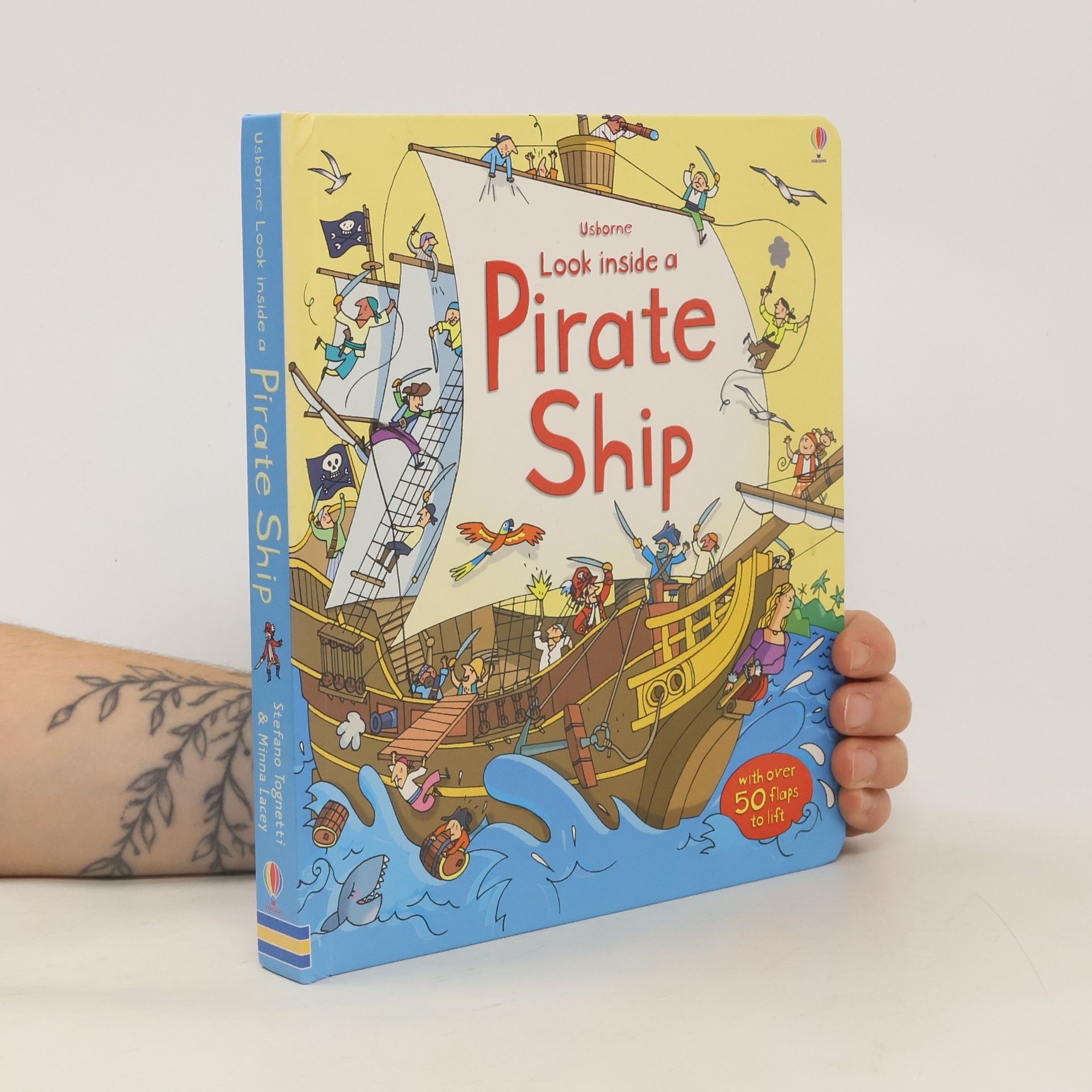 Minna Lacey Look Inside a Pirate Ship