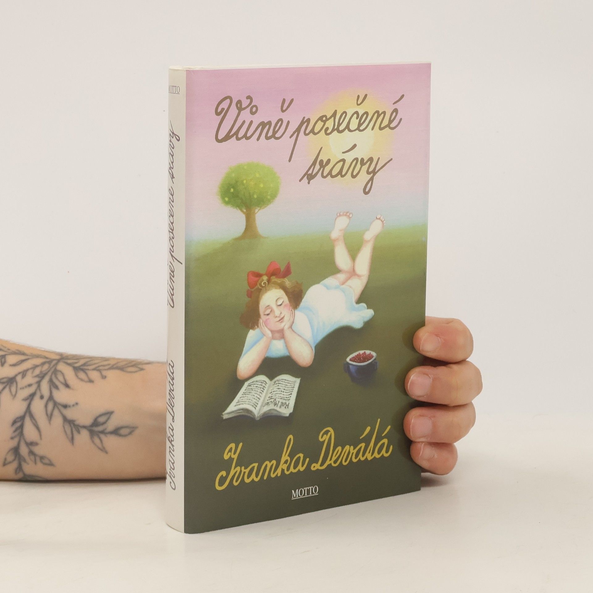 Ivanka Devátá Vůně posečené trávy