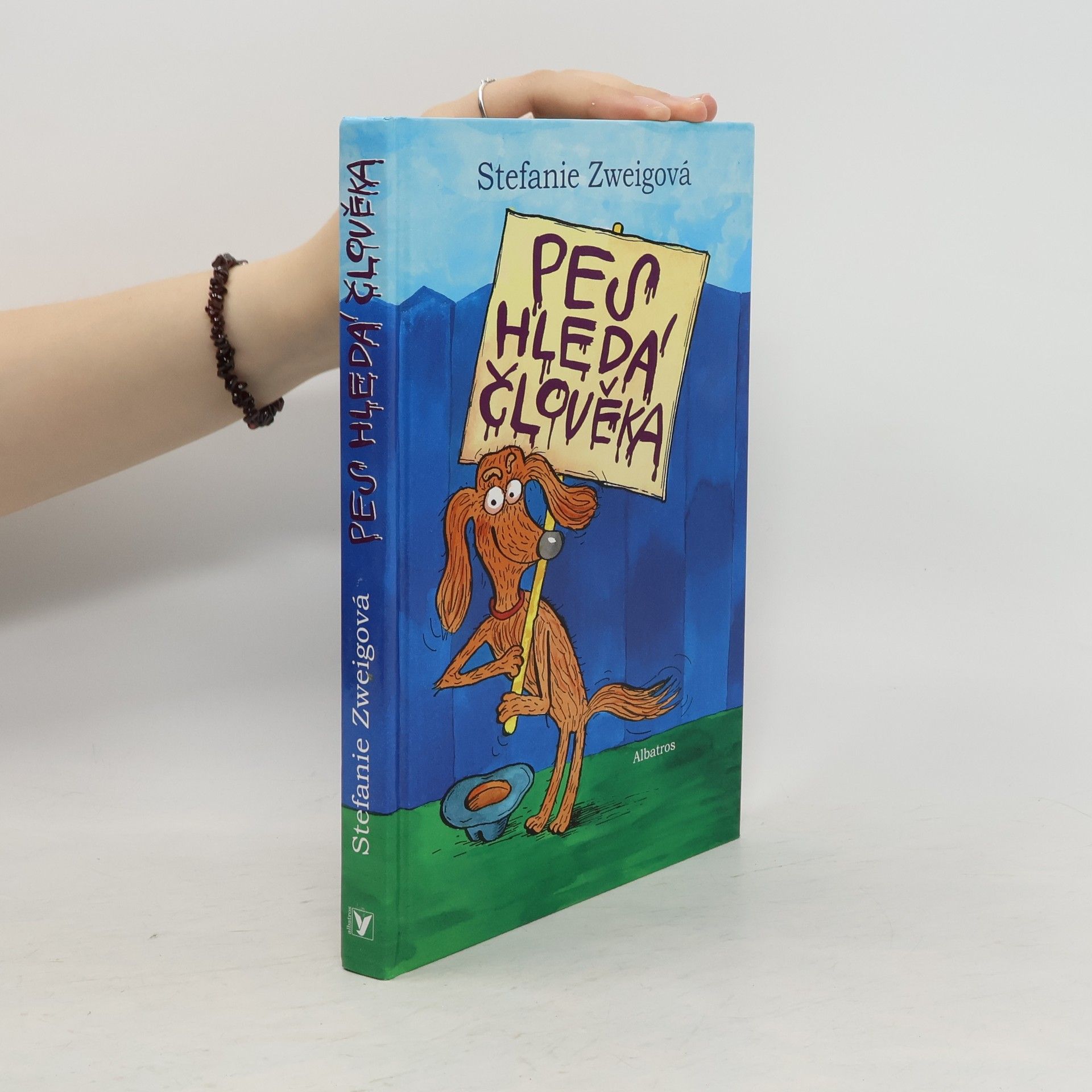 Pes hledá člověka