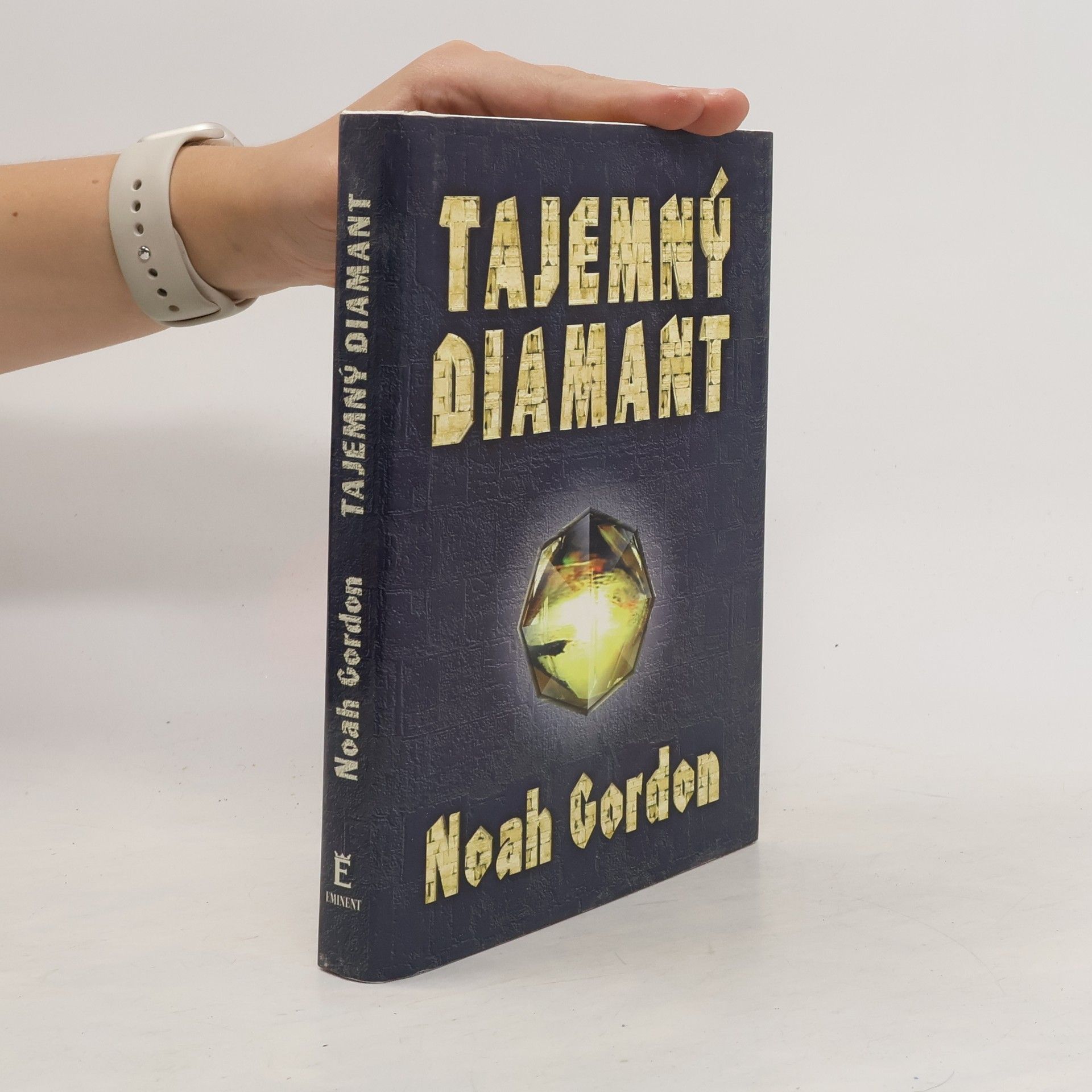 Noah Gordon Tajemný diamant