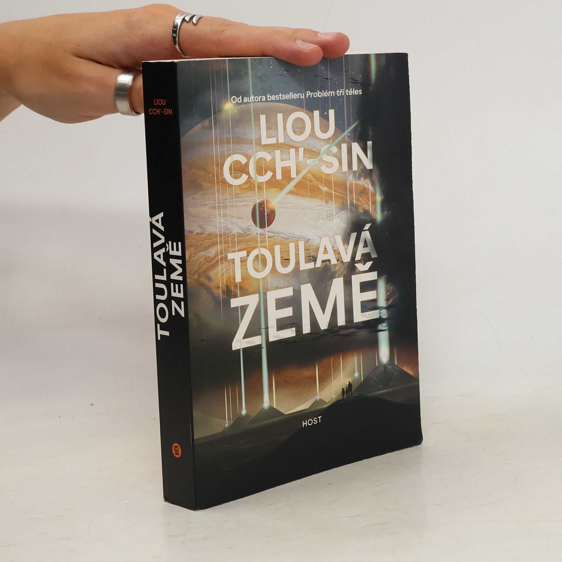 Liu Cixin Toulavá Země