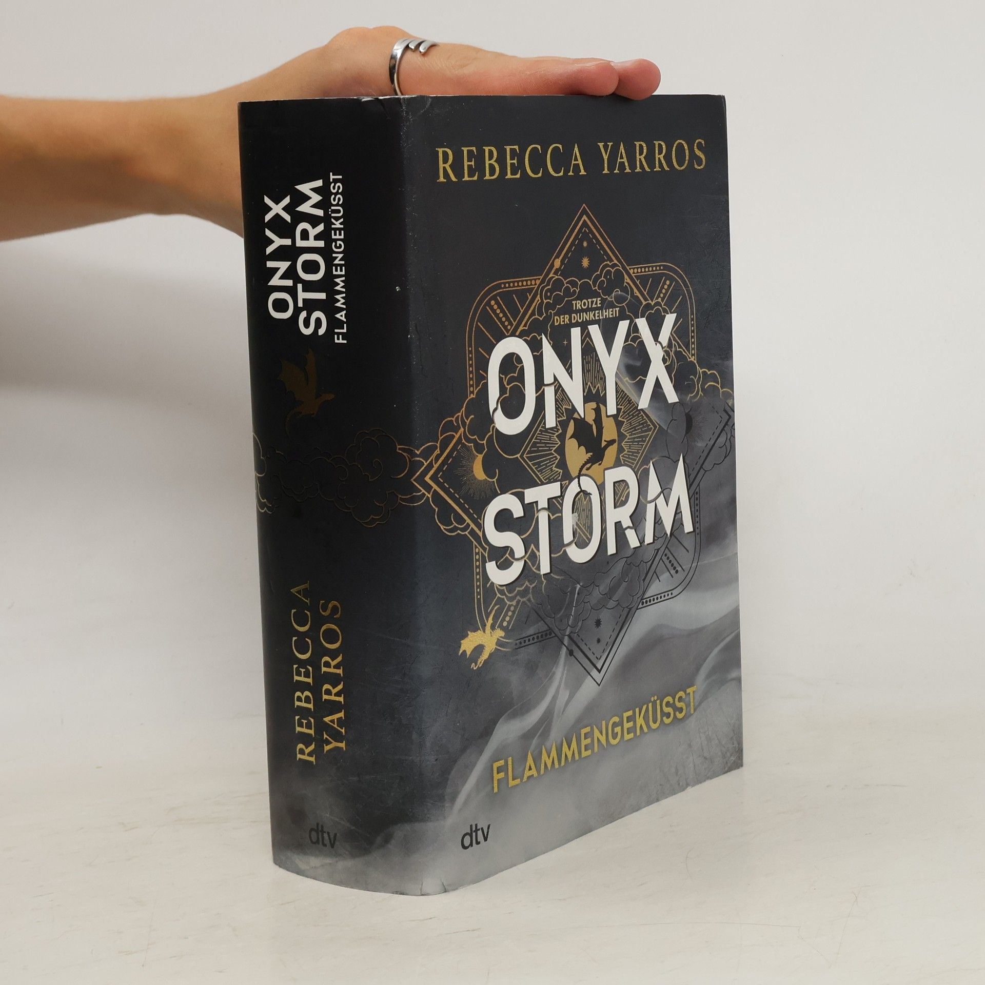 Rebecca Yarros Onyx Storm - Flammengeküsst - ohne Farbschnitt