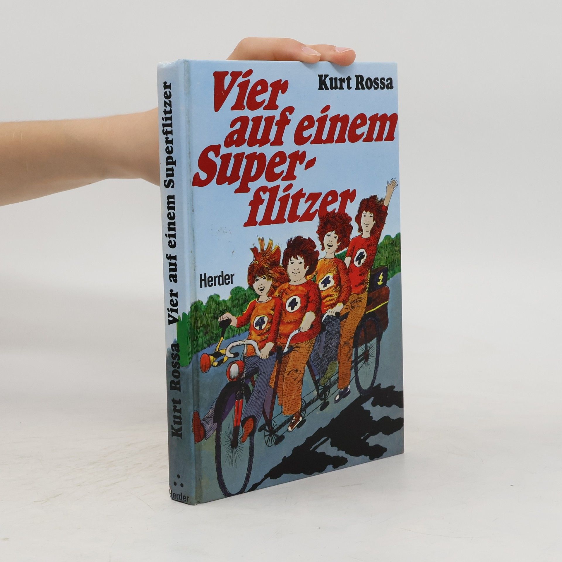 Kurt Rossa Vier auf einem Superflitzer