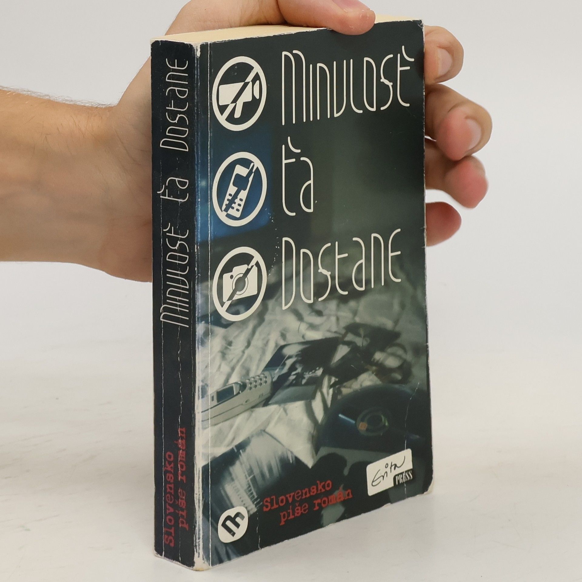 Eva Urbaníková Minulosť ťa dostane