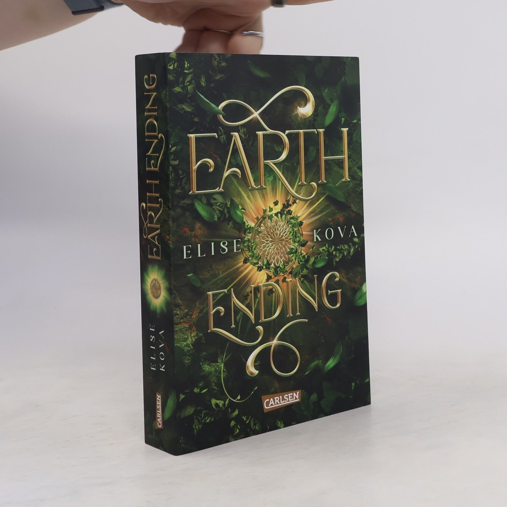 Elise Kova Earth Ending (Die Chroniken von Solaris 3)