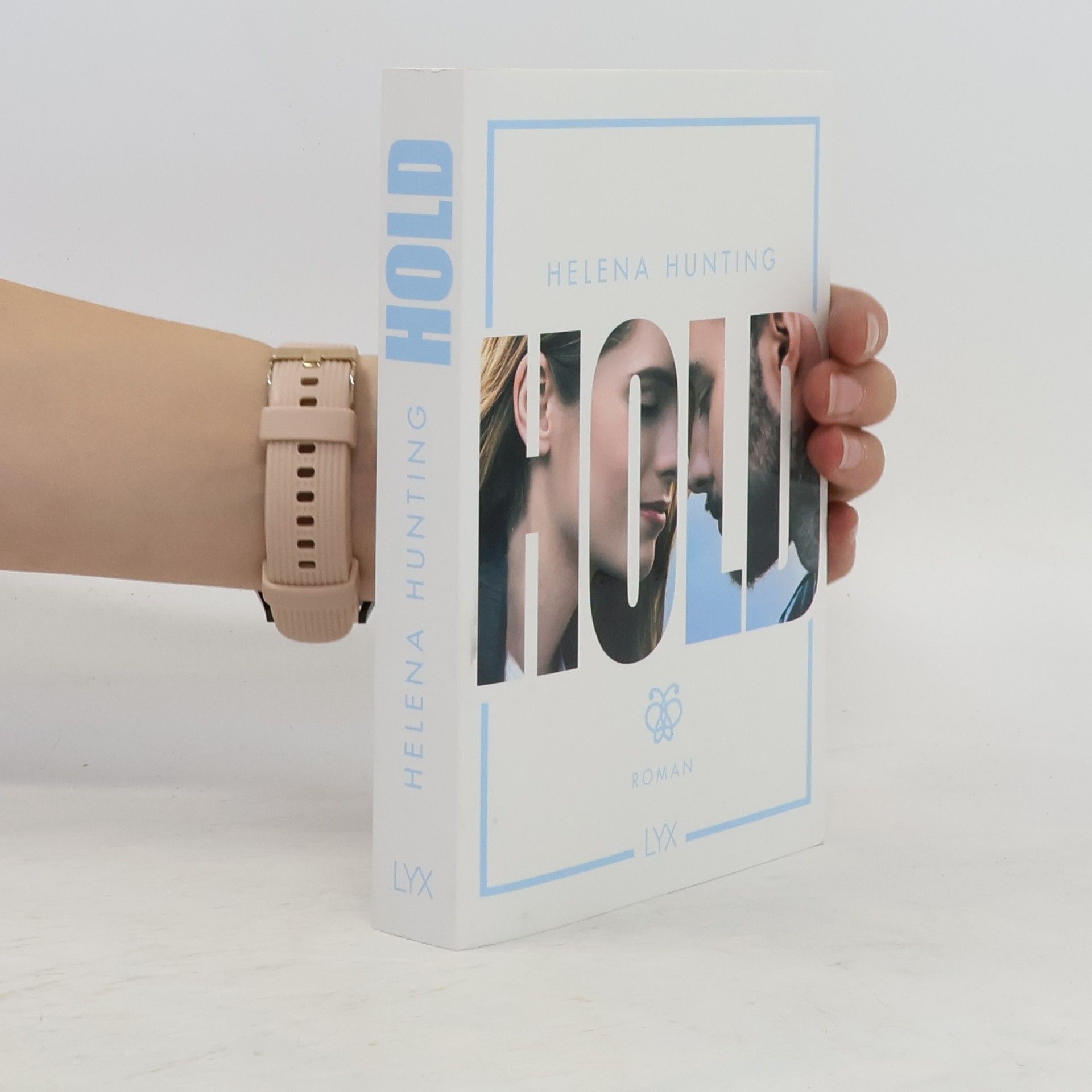 Helena Hunting Hold