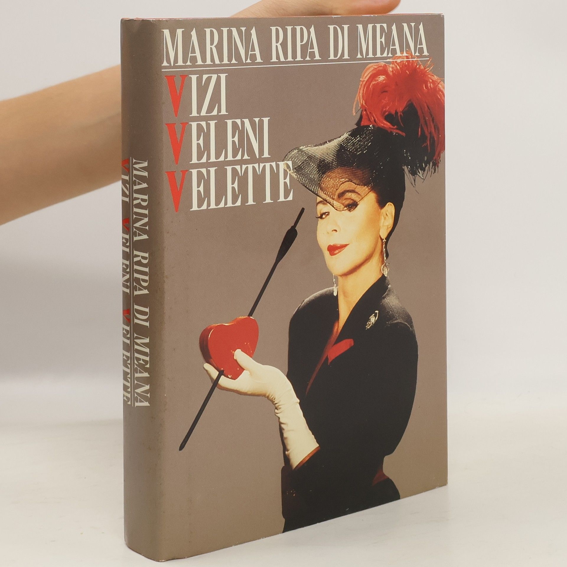 Marina Ripa di Meana Vizi, veleni, velette