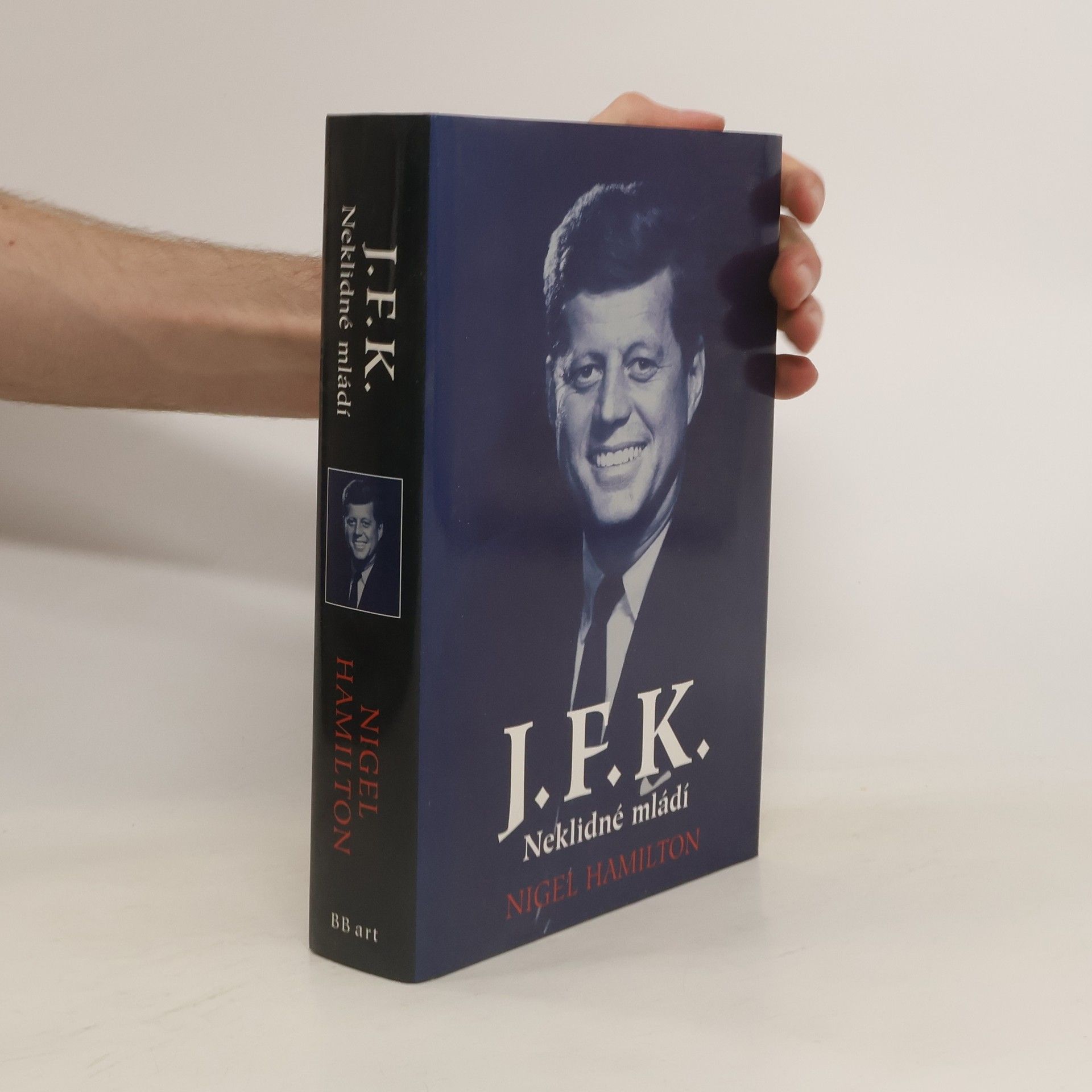 Hamilton Nigel J.F.K. : neklidné mládí