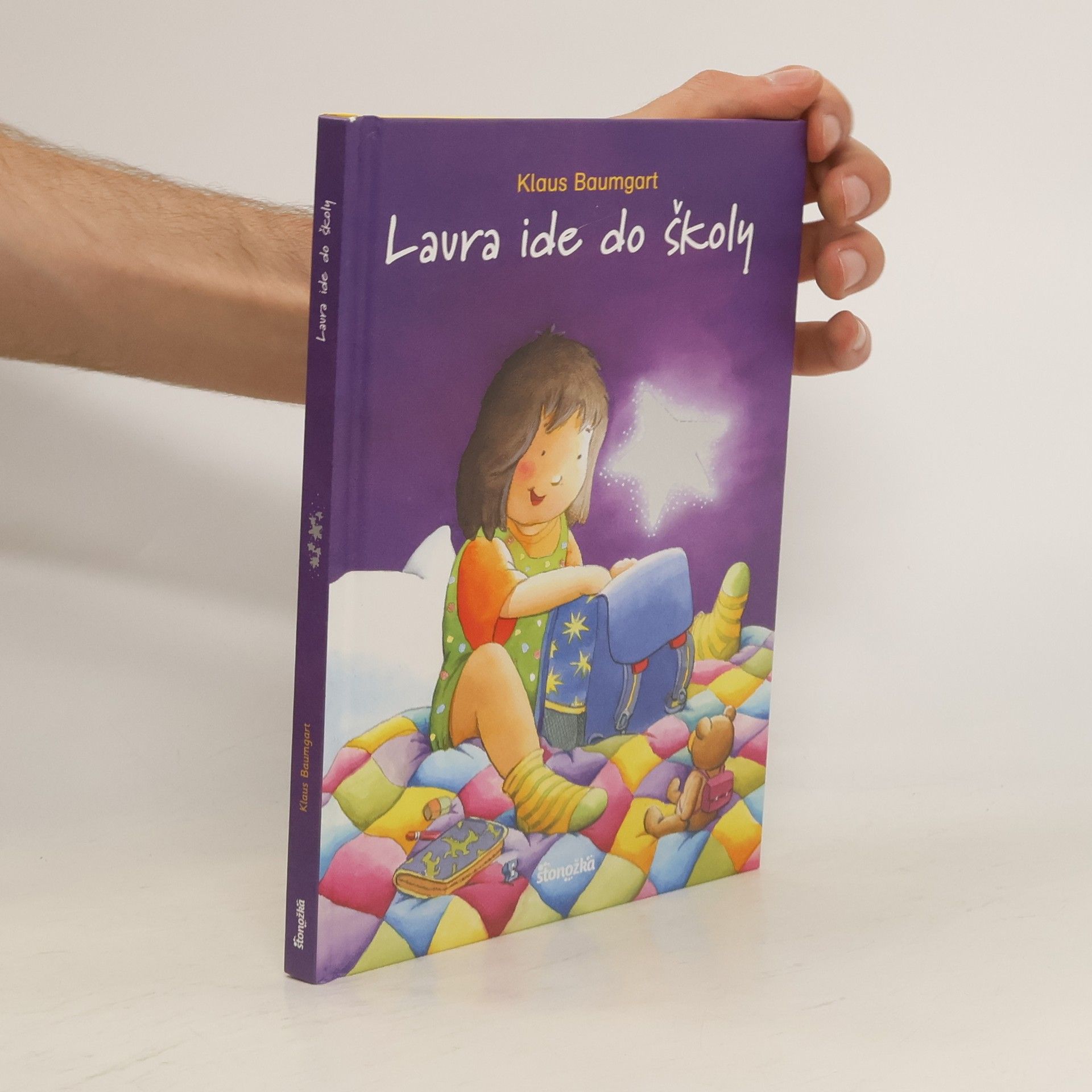 Klaus Baumgart Laura ide do školy