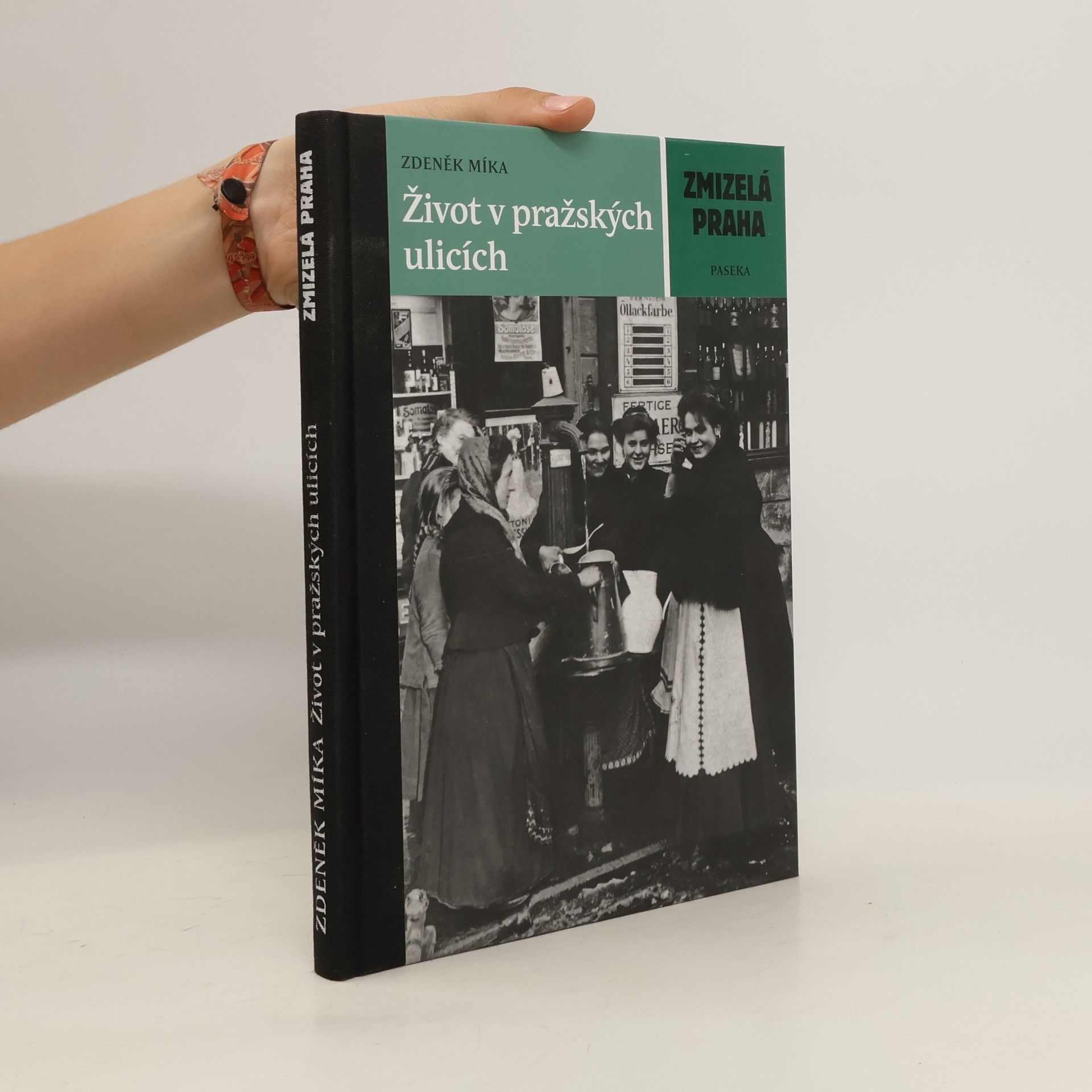 Zdeněk Míka Život v pražských ulicích