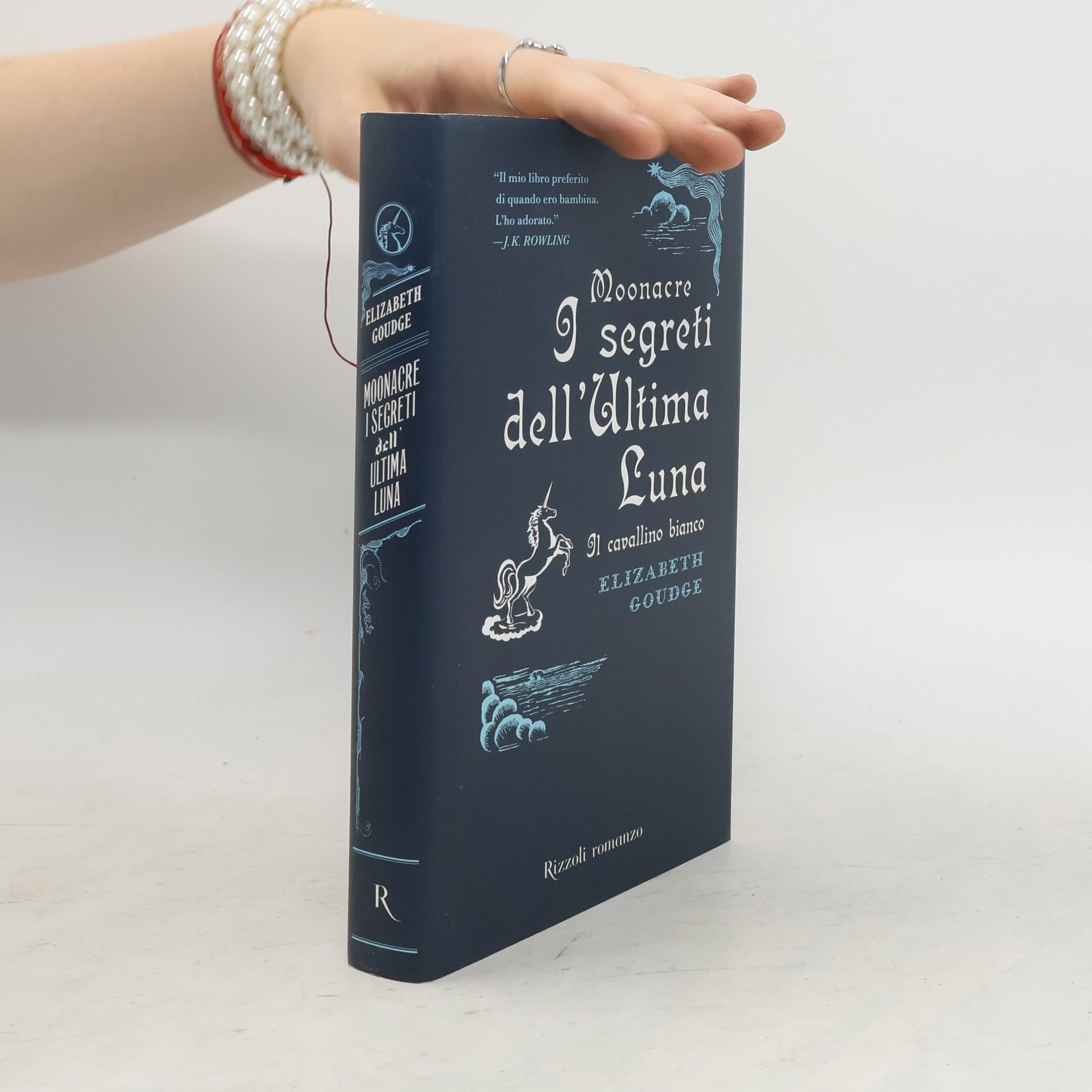 Elizabeth Goudge Moonacre. I segreti dell'ultima luna. Il cavallino bianco