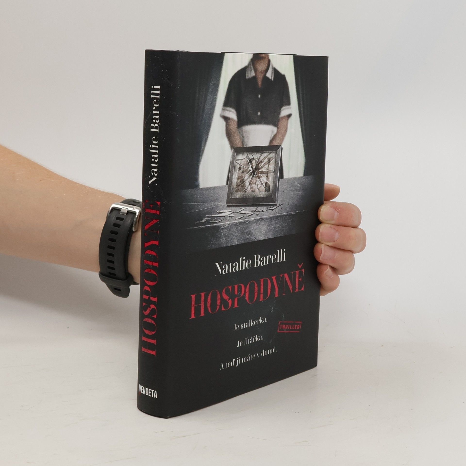 Natalie Barelli Hospodyně